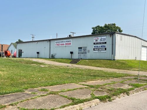 283 E Main St