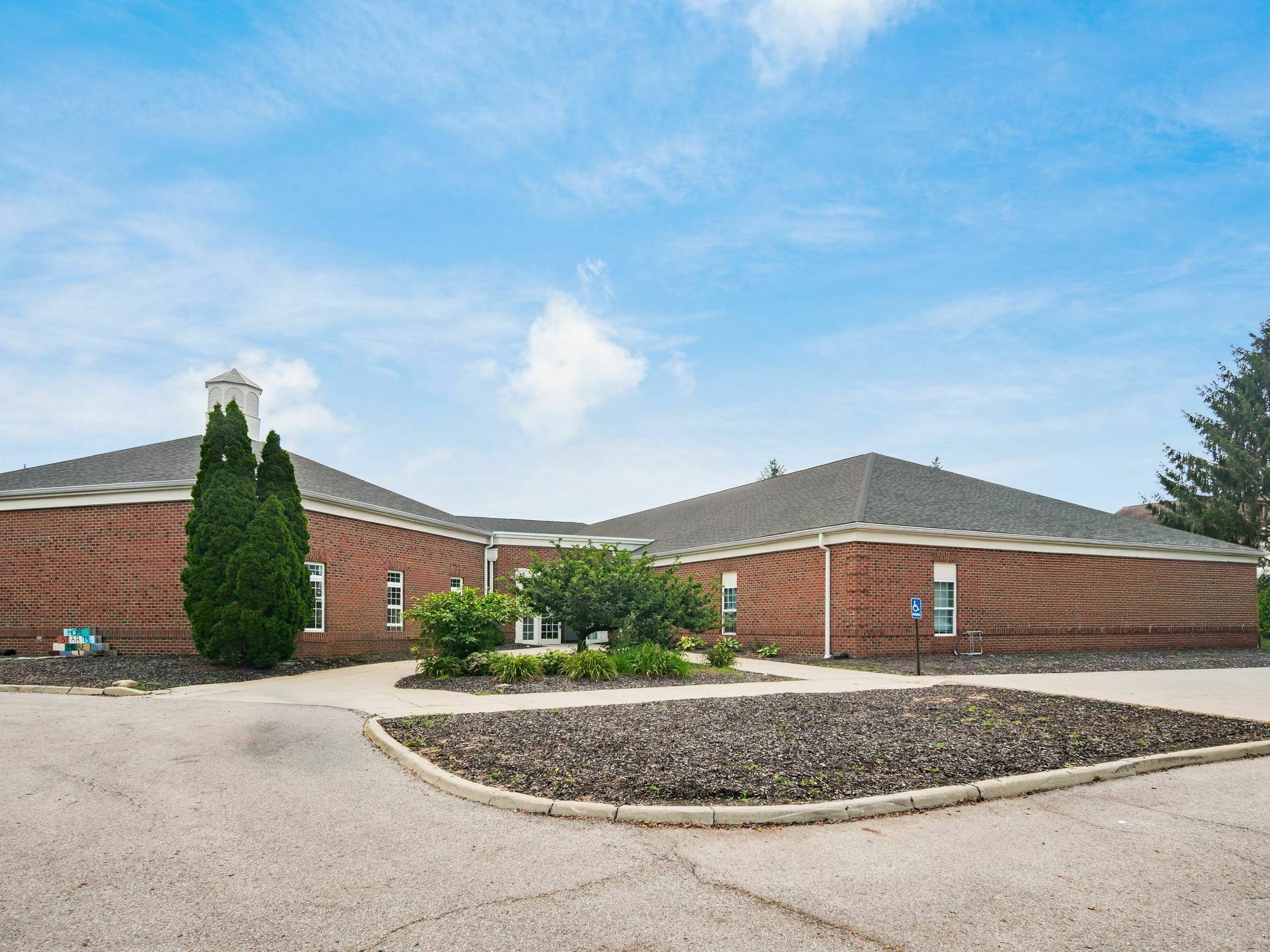 7400 Huntington Park Dr, Columbus, OH 43235