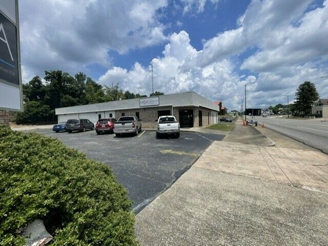 1508 Noble St, Anniston, AL 36201