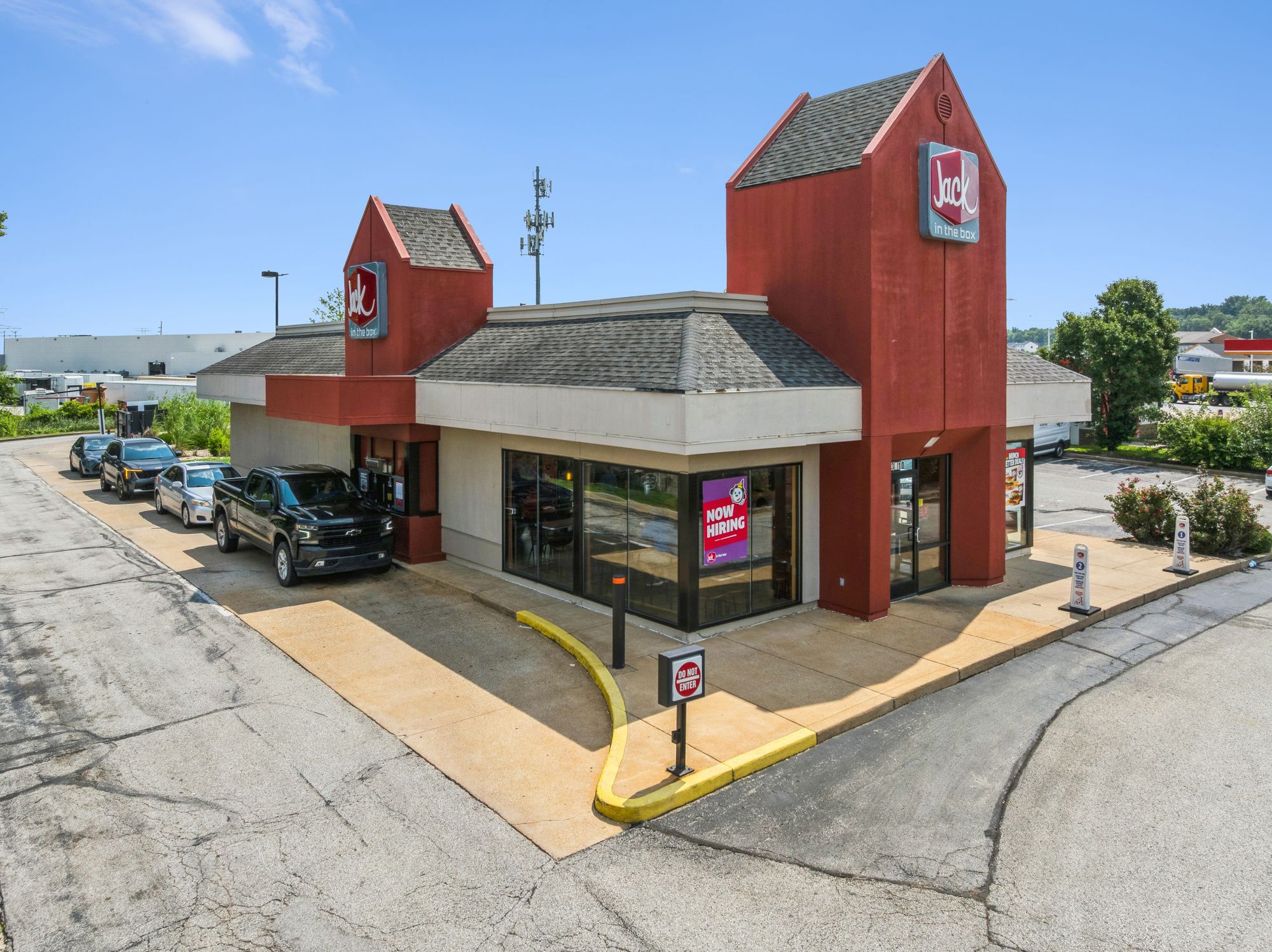 3710 Elm St, Saint Charles, MO 63301