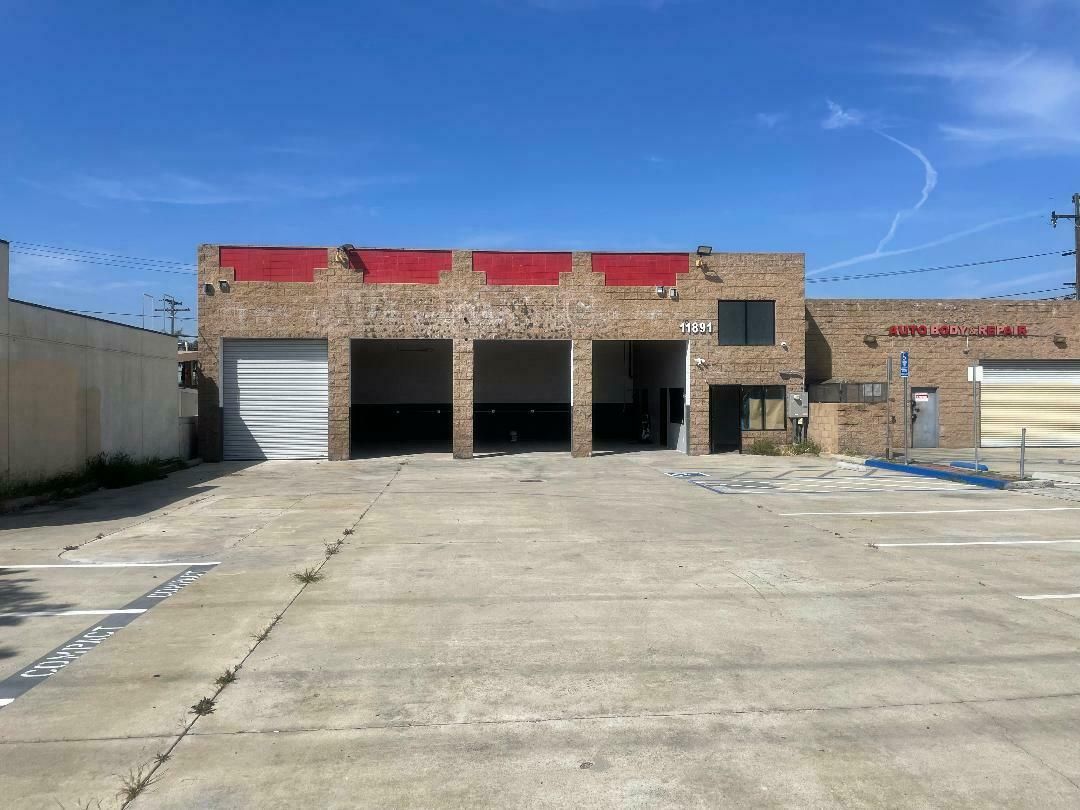 11891 Bch Blvd, Stanton, CA 90680-3612