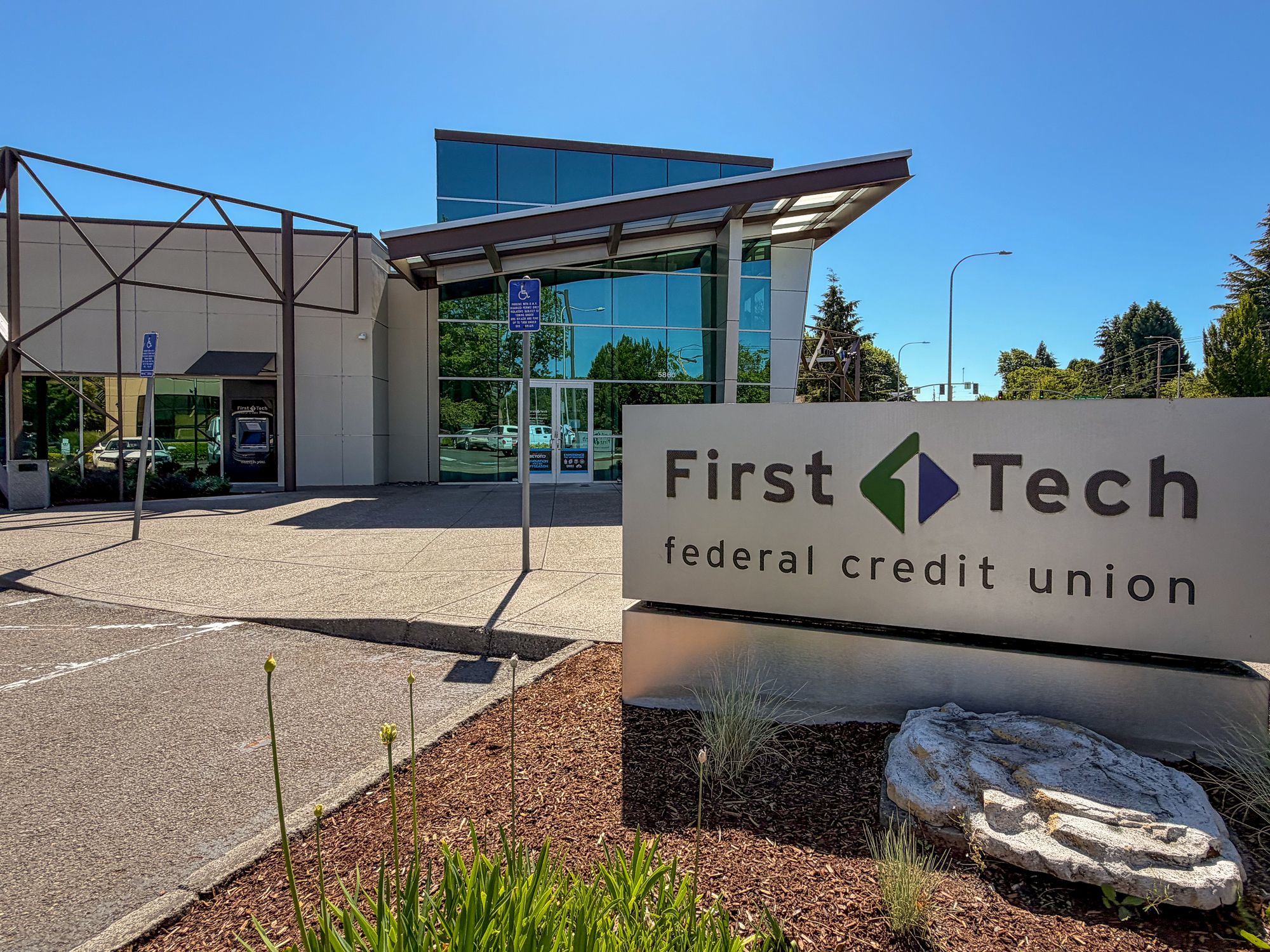 5860 NE Cornell Rd, Hillsboro, OR 97124