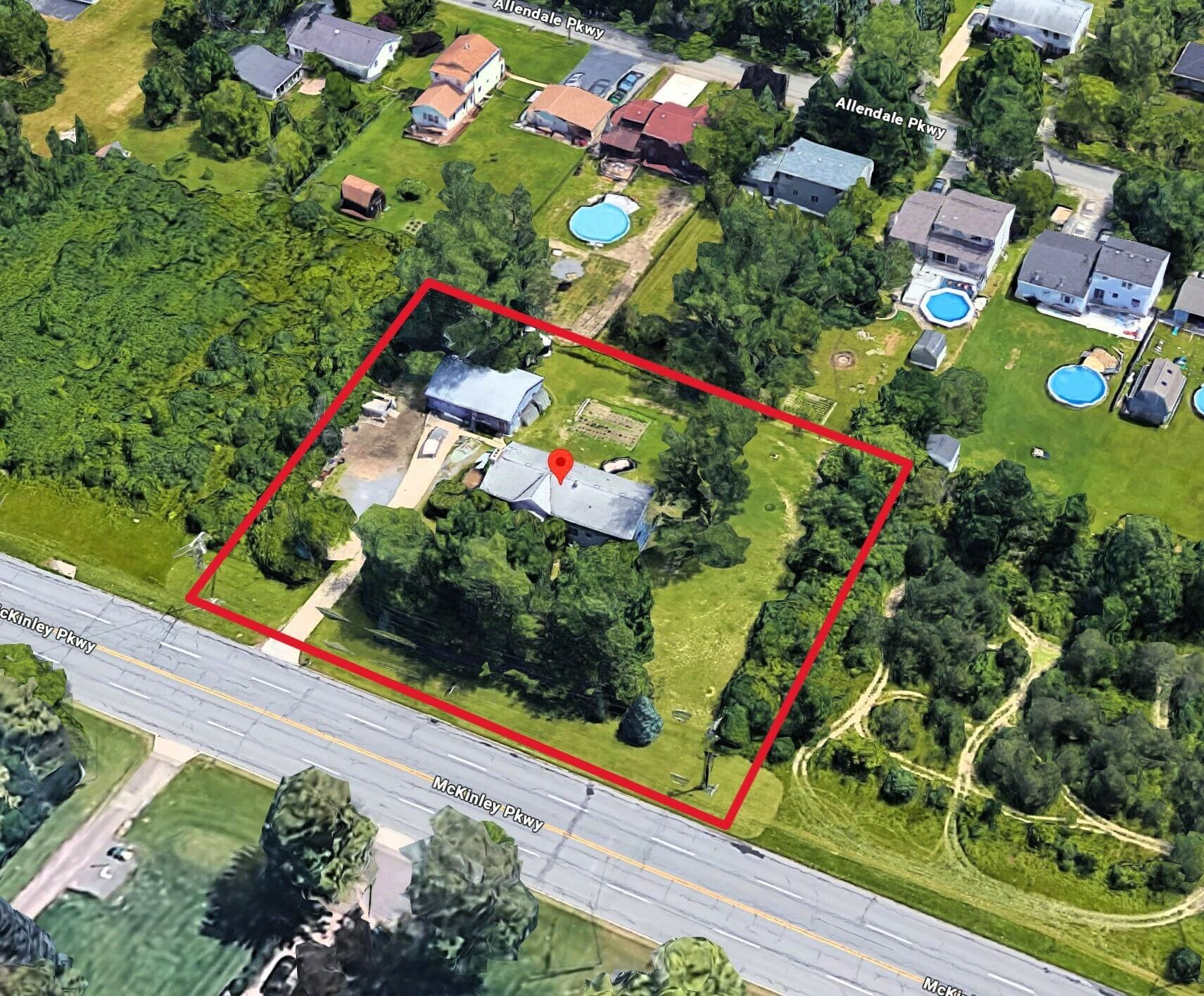 4045 Mckinley Pkwy, Hamburg, NY 14219