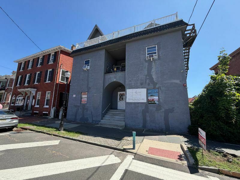 215 High St, Mount Holly, NJ 08060