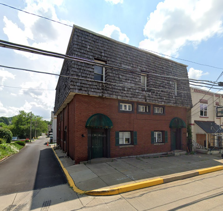 14 E Pike St, Houston, PA 15342