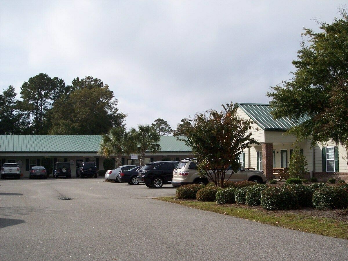 207 Commerce Dr, Pawleys Island, SC 29585