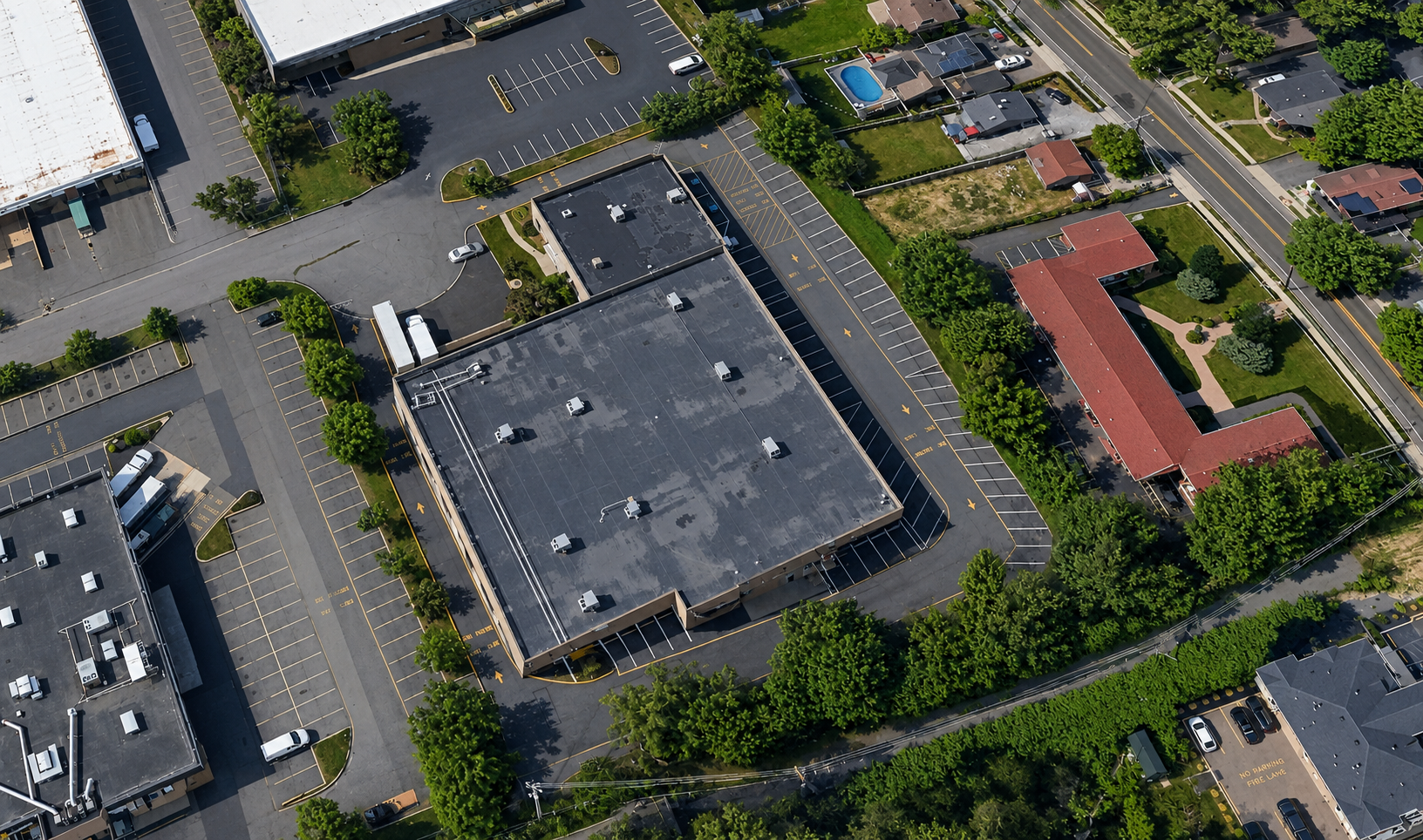 100 Leyland Dr, Leonia, NJ 07605