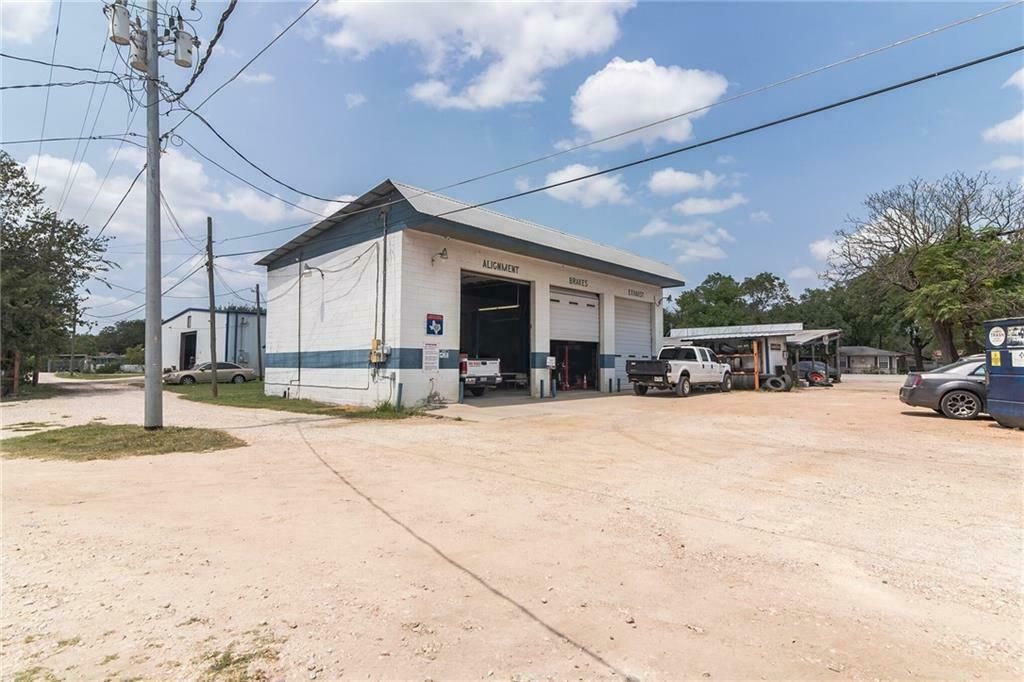 Land/Retail/Vehicle Related for sale at 106 West Parsons Street, Manor, TX, 78653 — photo 4