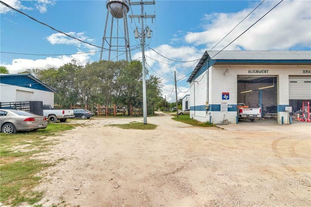 Land/Retail/Vehicle Related for sale at 106 West Parsons Street, Manor, TX, 78653 — photo 5