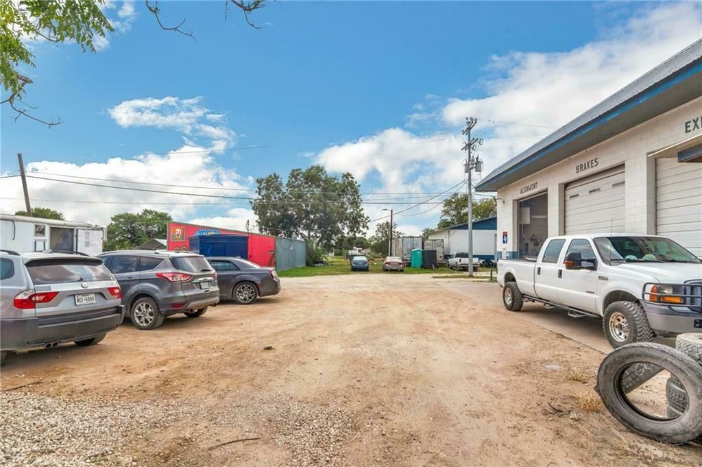 Land/Retail/Vehicle Related for sale at 106 West Parsons Street, Manor, TX, 78653 — photo 6