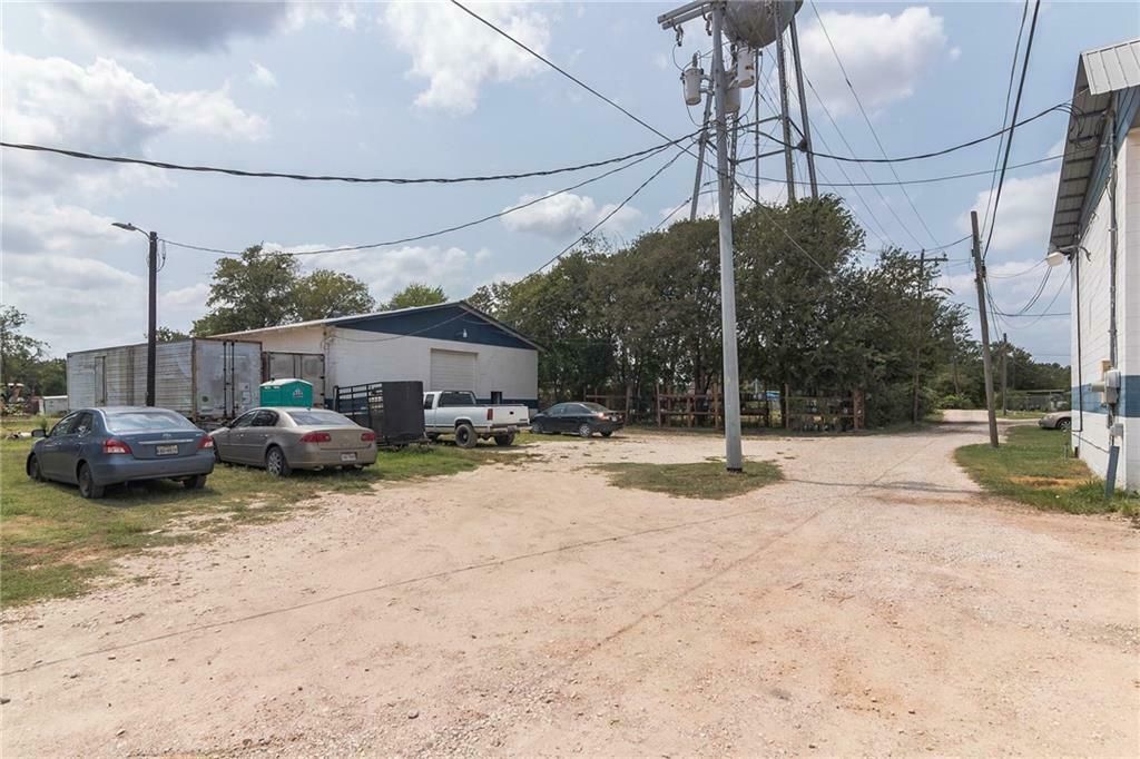 Land/Retail/Vehicle Related for sale at 106 West Parsons Street, Manor, TX, 78653 — photo 9