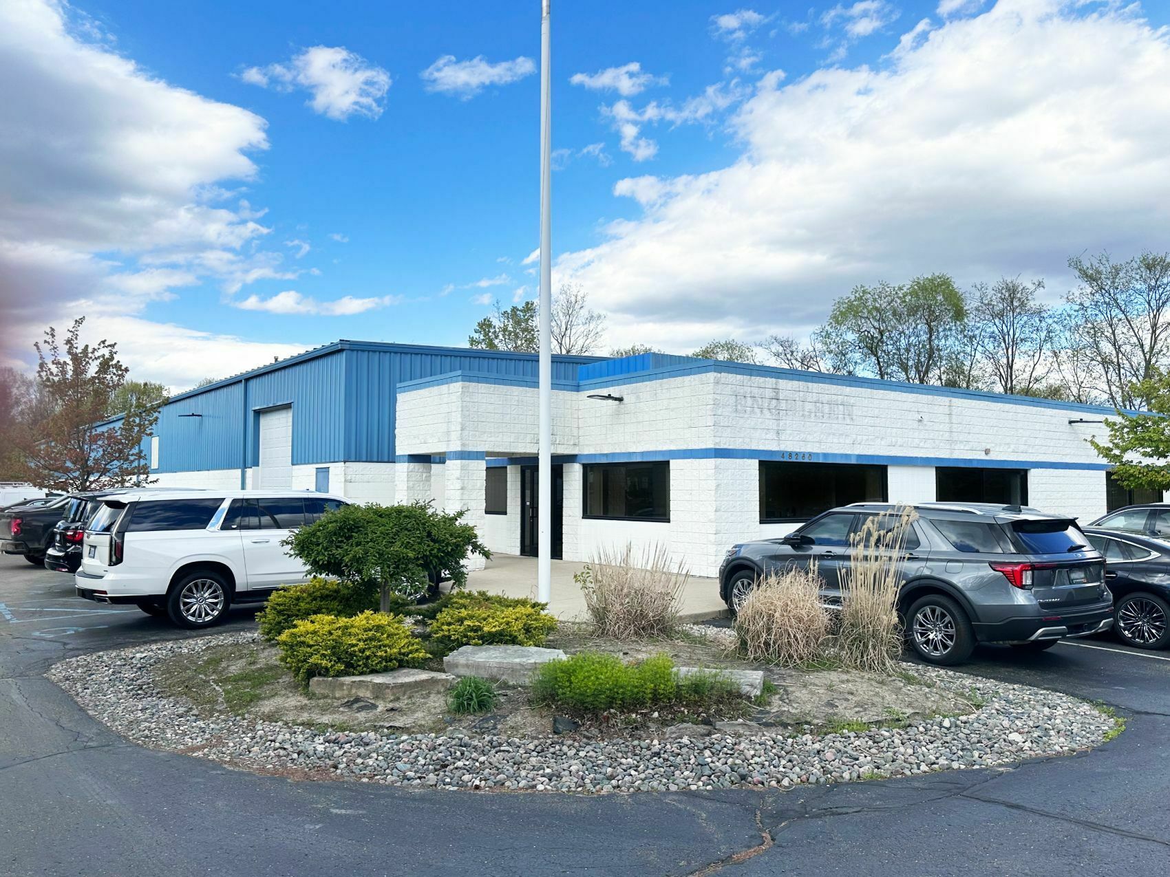 48260 Frank St, Wixom, MI 48393