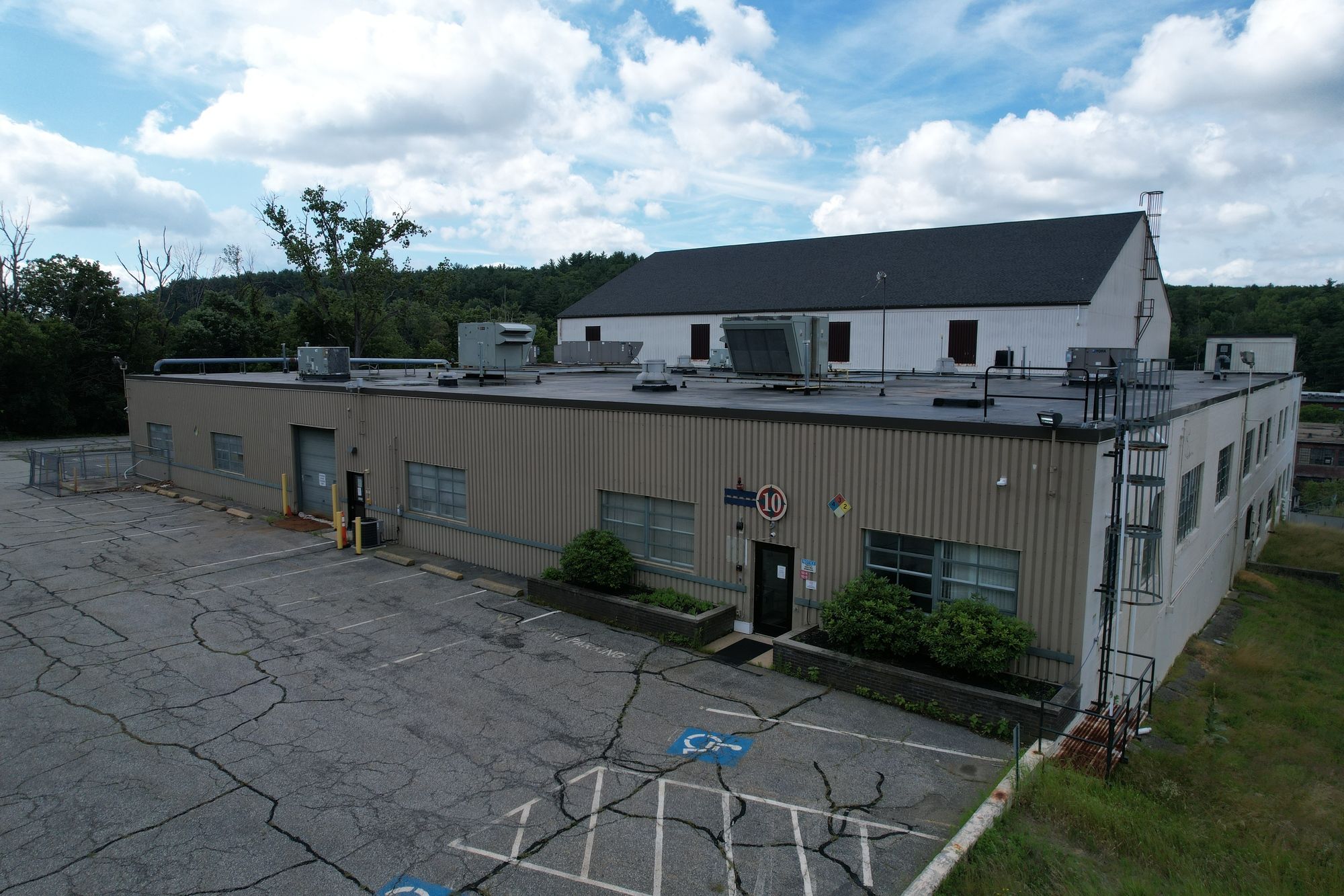 10 Cabot St, Southbridge, MA 01550