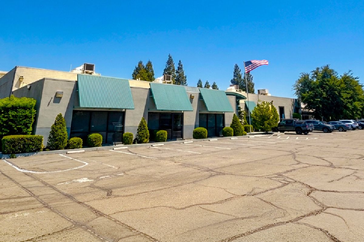 5733 E Shields Ave, Fresno, CA 93722