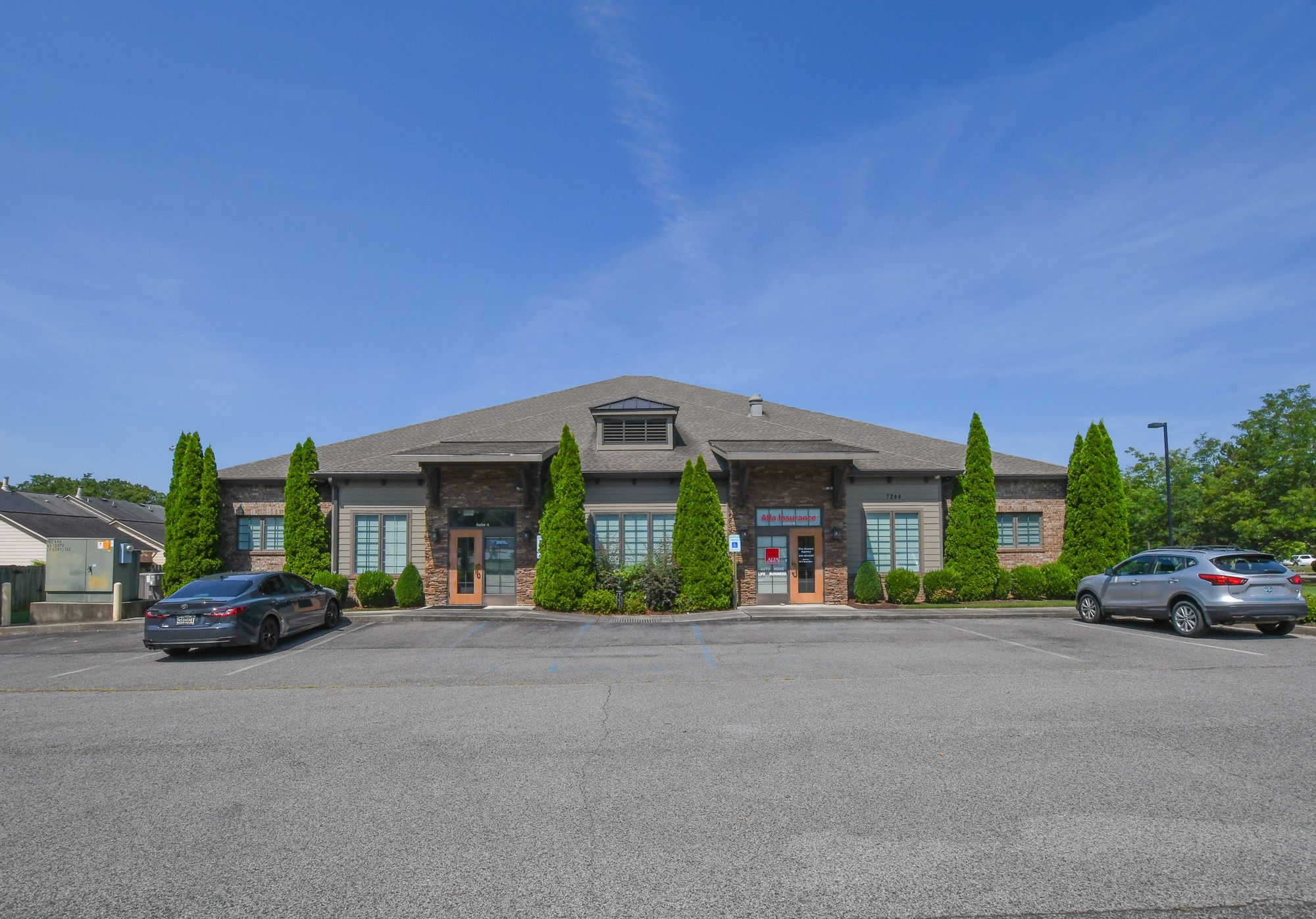 7244 Bailey Cove Rd SE, Huntsville, AL 35802