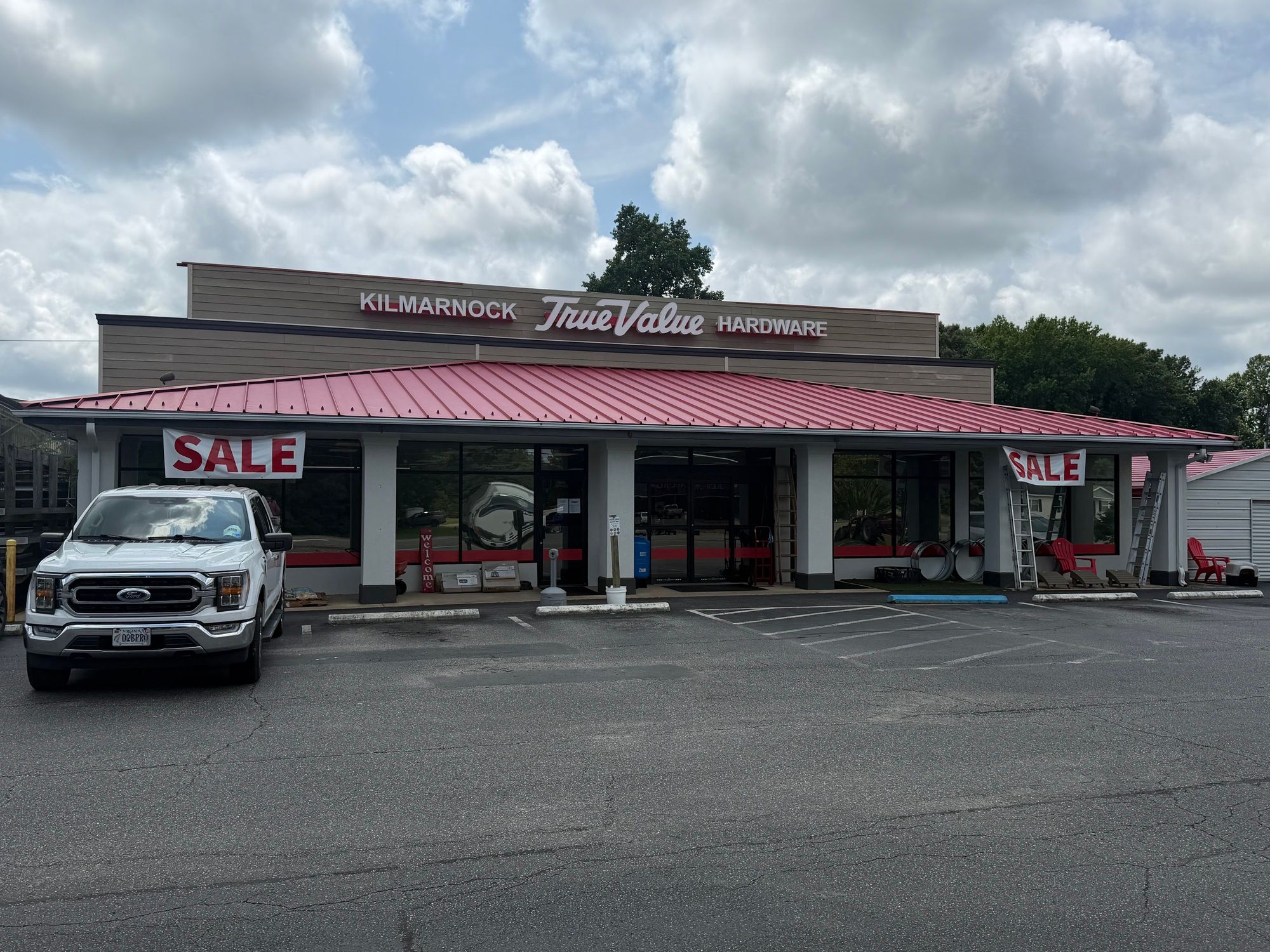 469 N Main St, Kilmarnock, VA 22482