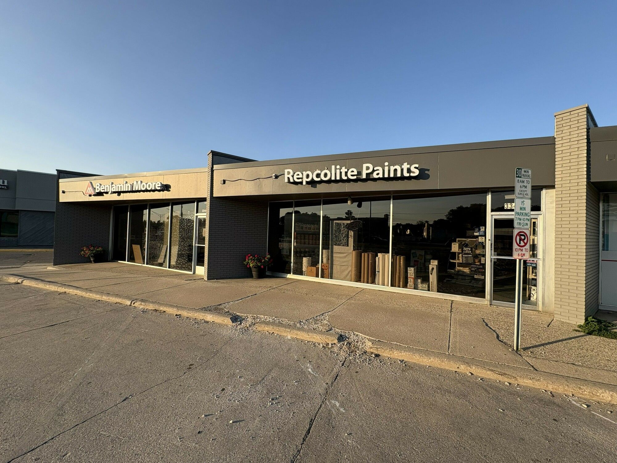 33488 Woodward Ave, Birmingham, MI 48009-0906