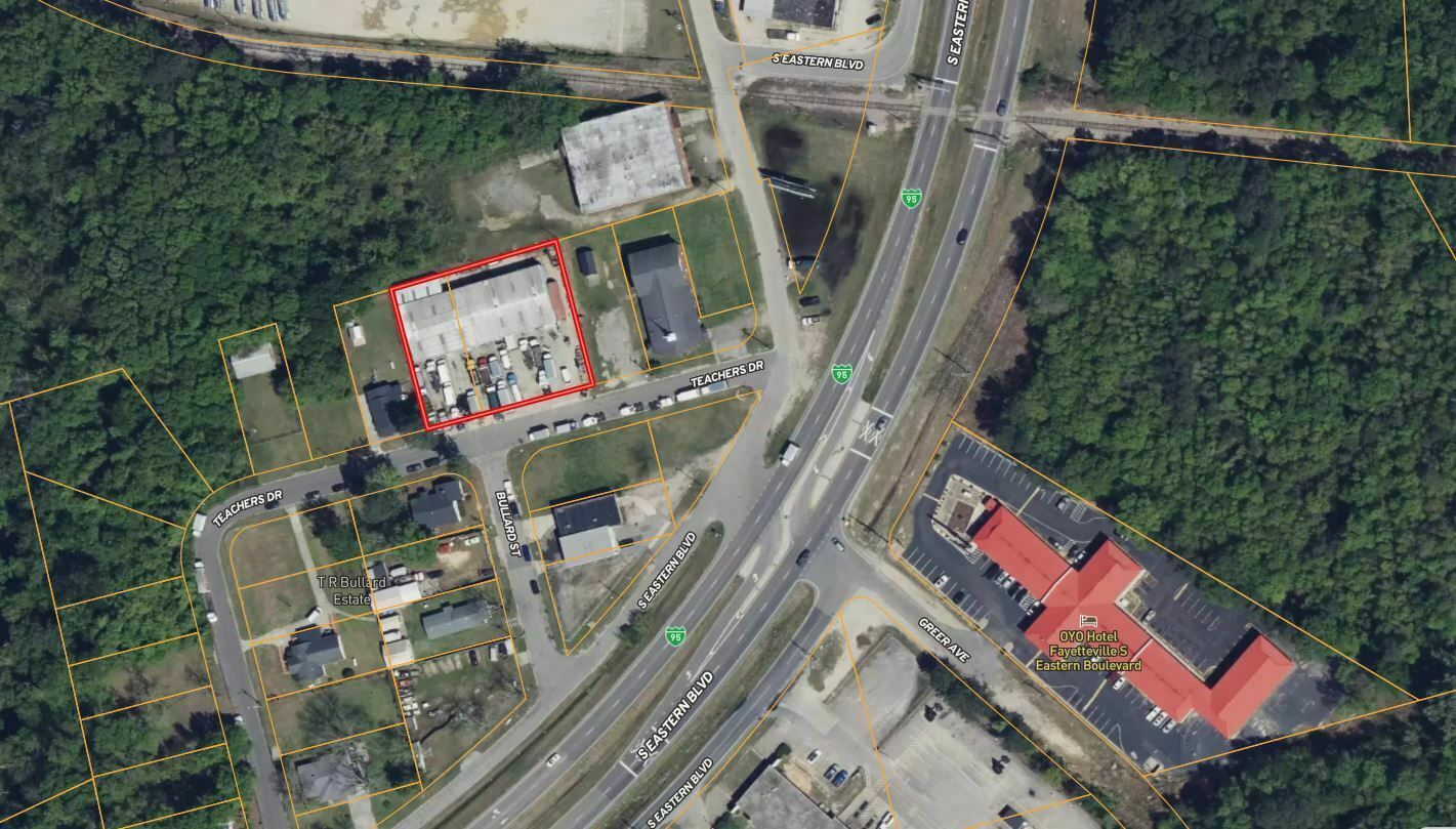 710 Teachers Dr, Fayetteville, NC 28301-5807