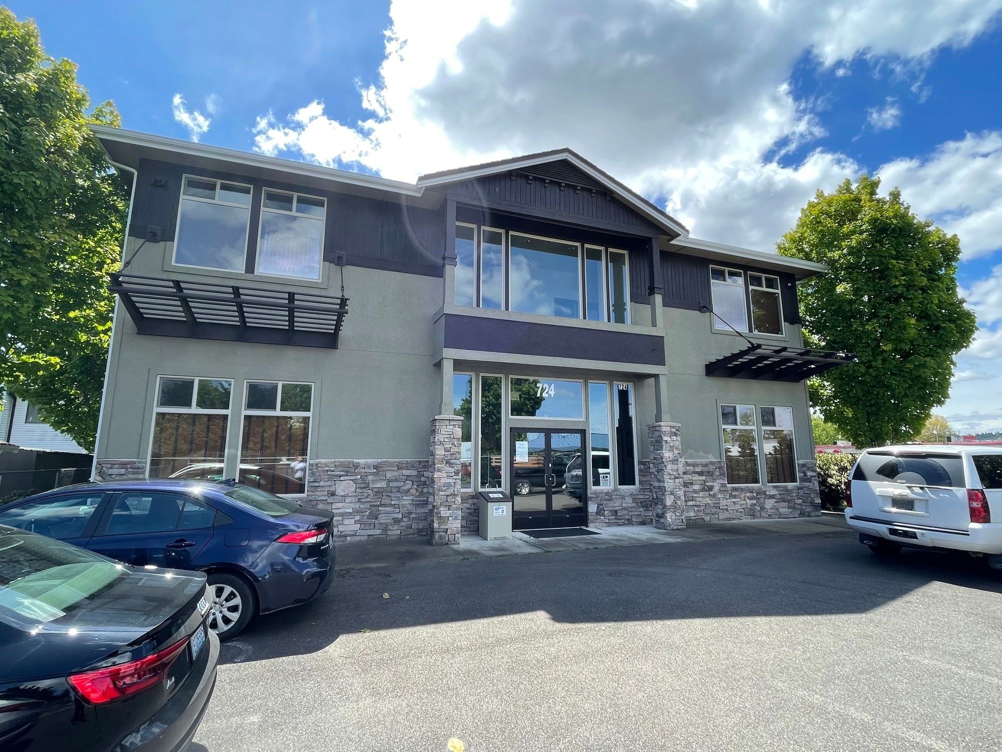 724 Auburn Way N, Auburn, WA 98002