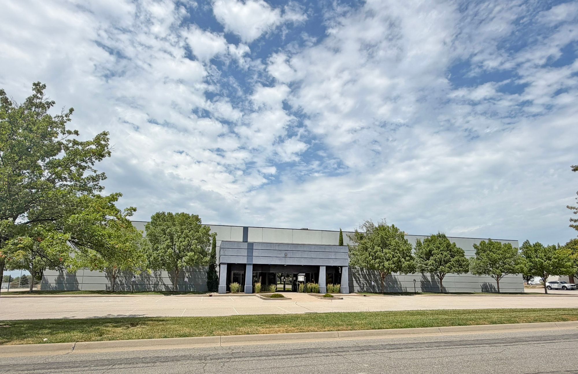8400 E 32Nd St N, Wichita, KS 67226