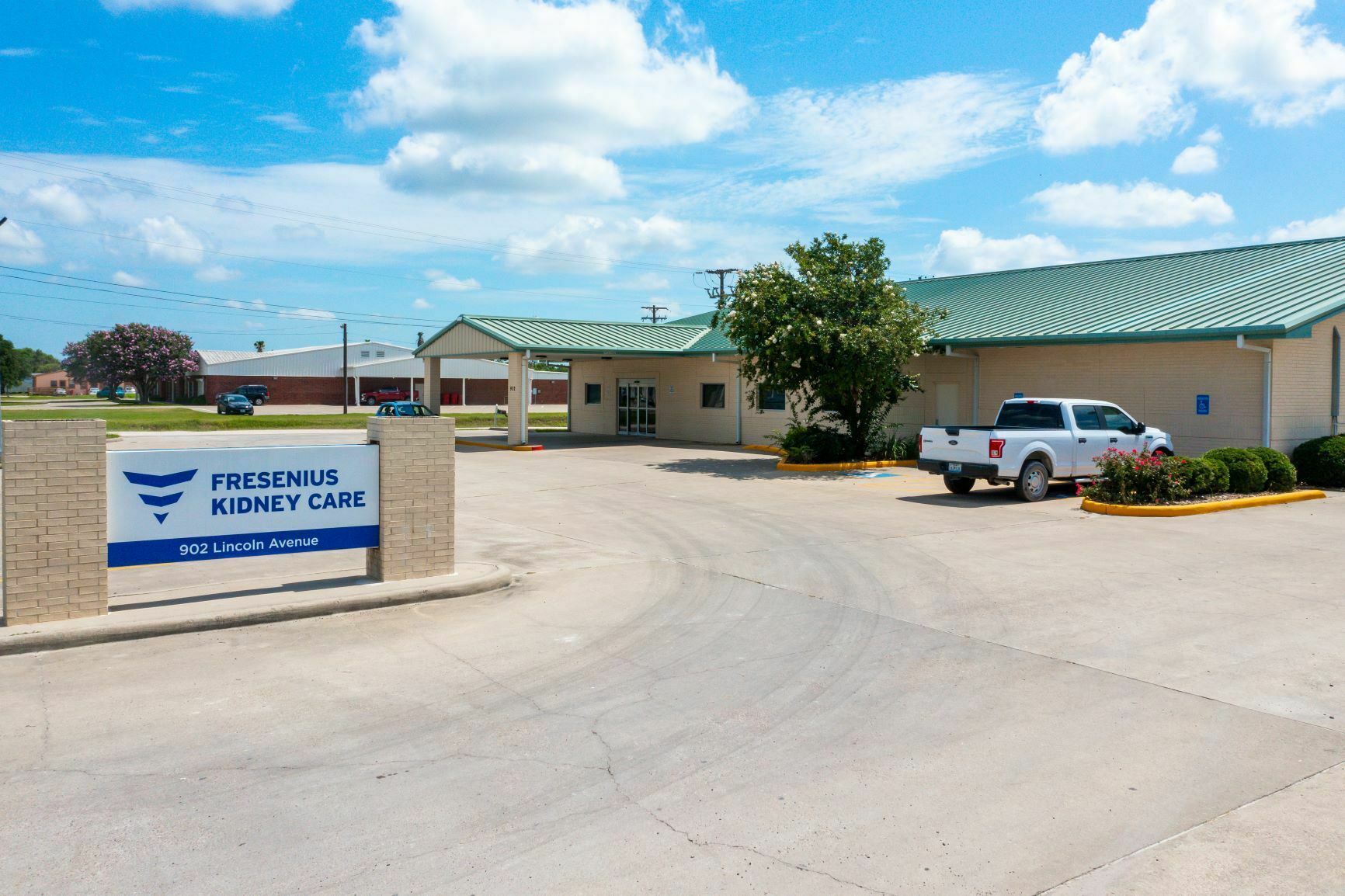 902 Lincoln Ave, Robstown, TX 78380