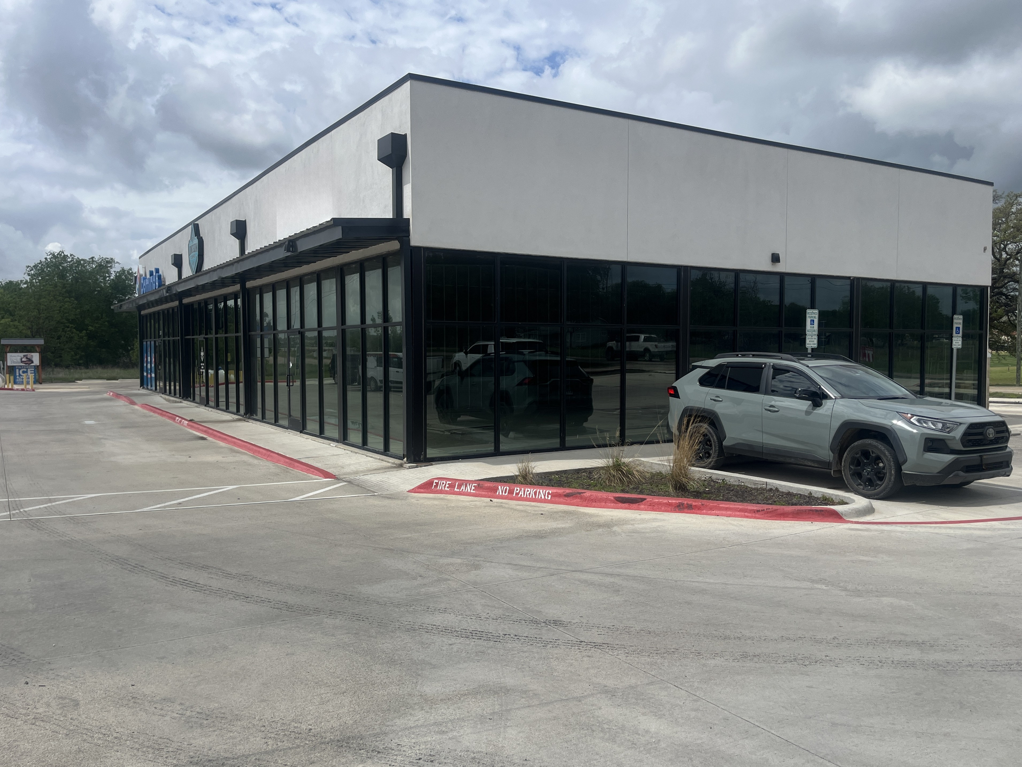 Retail for lease at 247 W Village Rd, Salado, TX, 76571 — photo 4