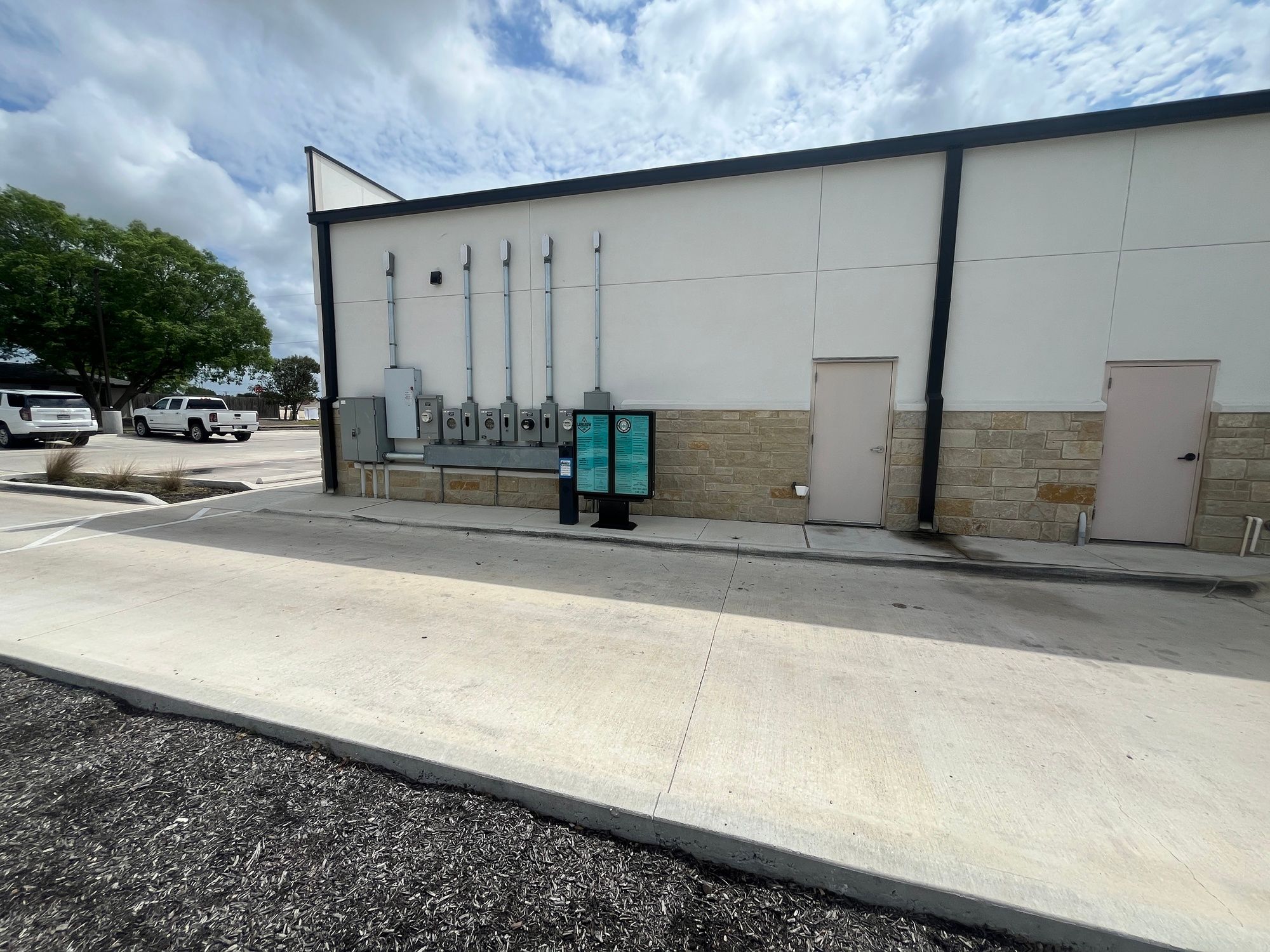 Retail for lease at 247 W Village Rd, Salado, TX, 76571 — photo 6
