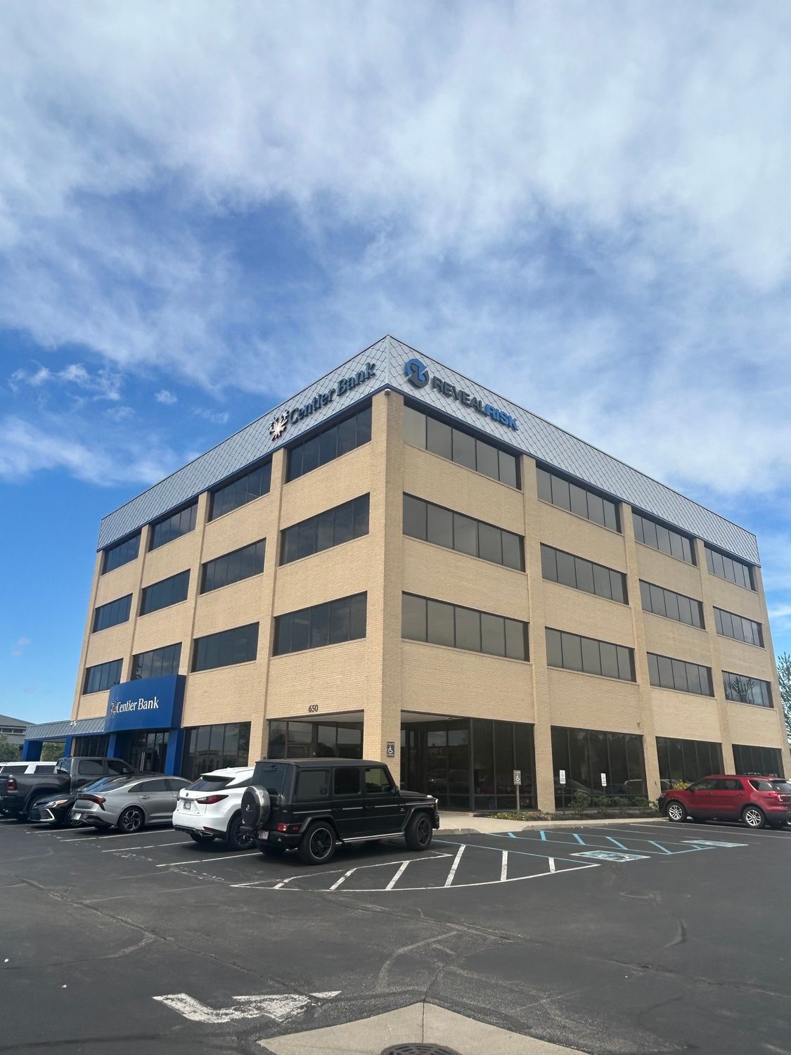 650 E Carmel Dr, Carmel, IN 46032