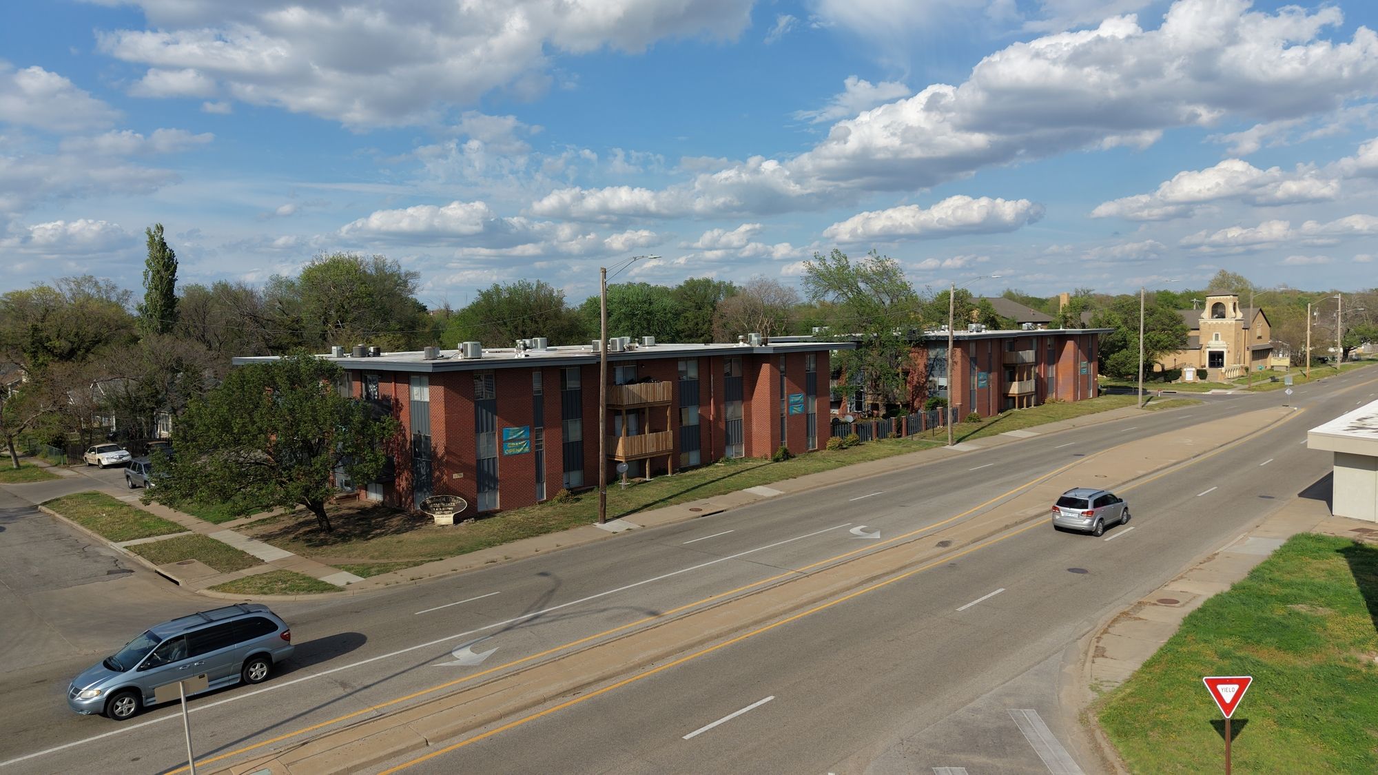 2510 E Lincoln St, Wichita, KS 67211