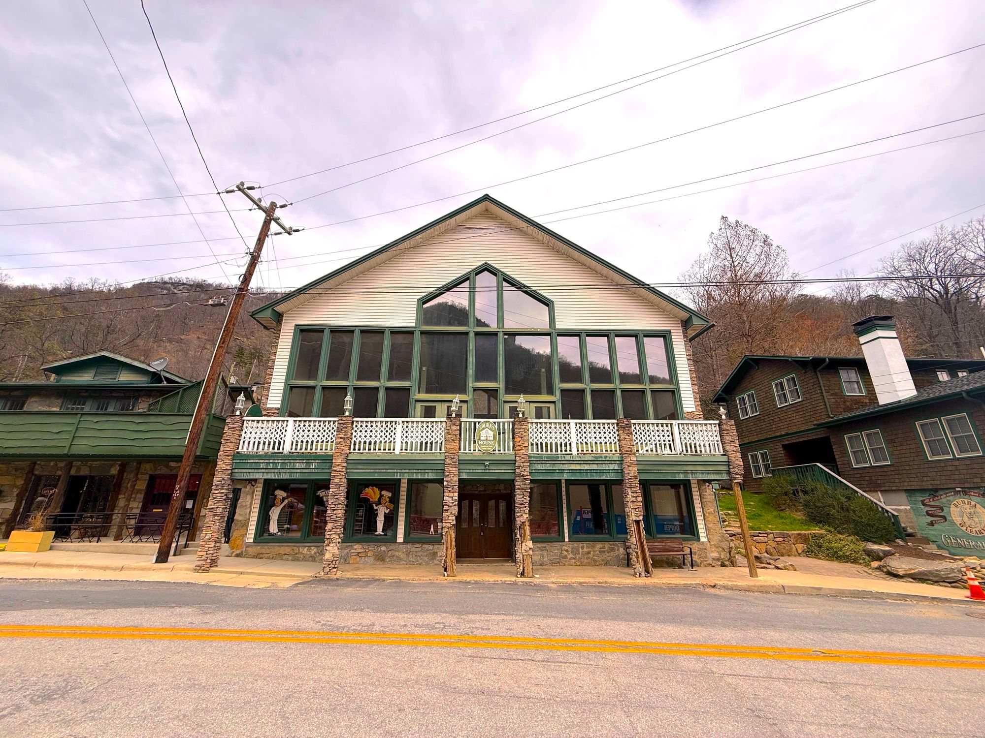 390 Main St, Chimney Rock, NC 28720