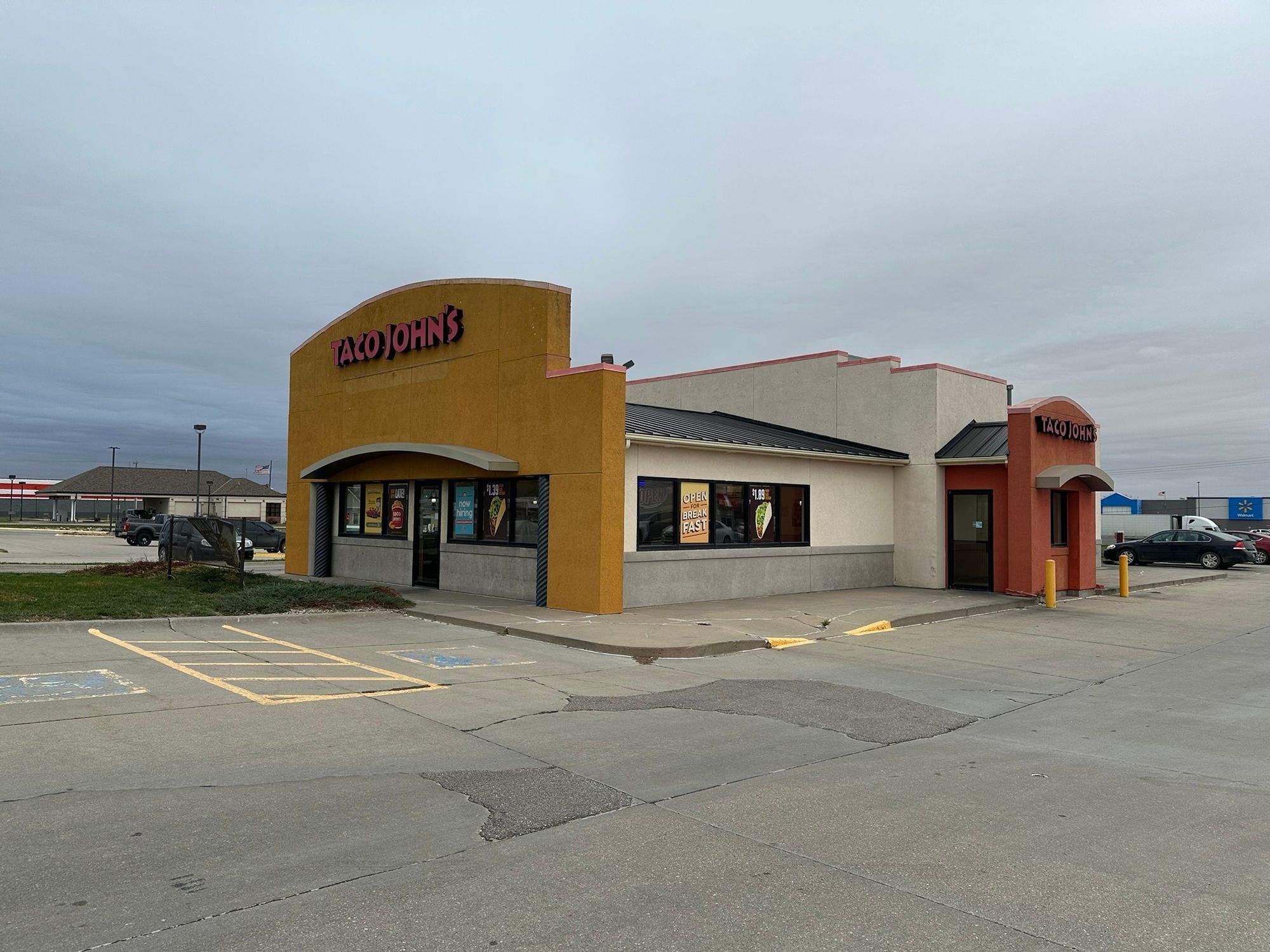 3609 S Lincoln Ave, York, NE 68467