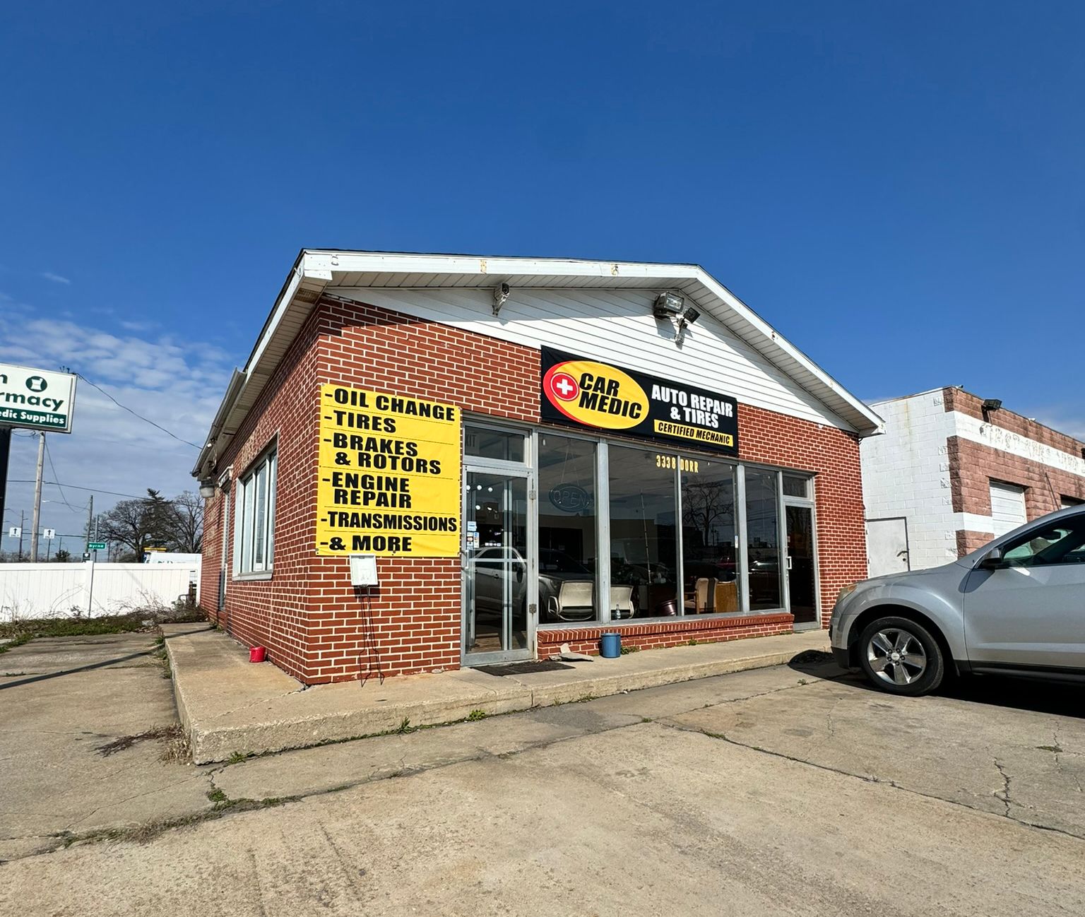 3338 Dorr St, Toledo, OH 43607