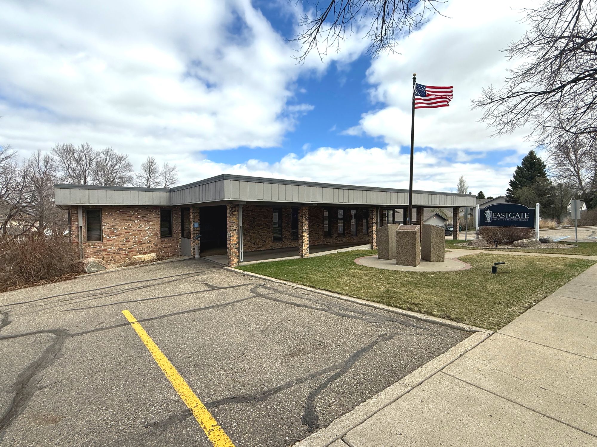 2302 East Divide Ave, Bismarck, ND 58501