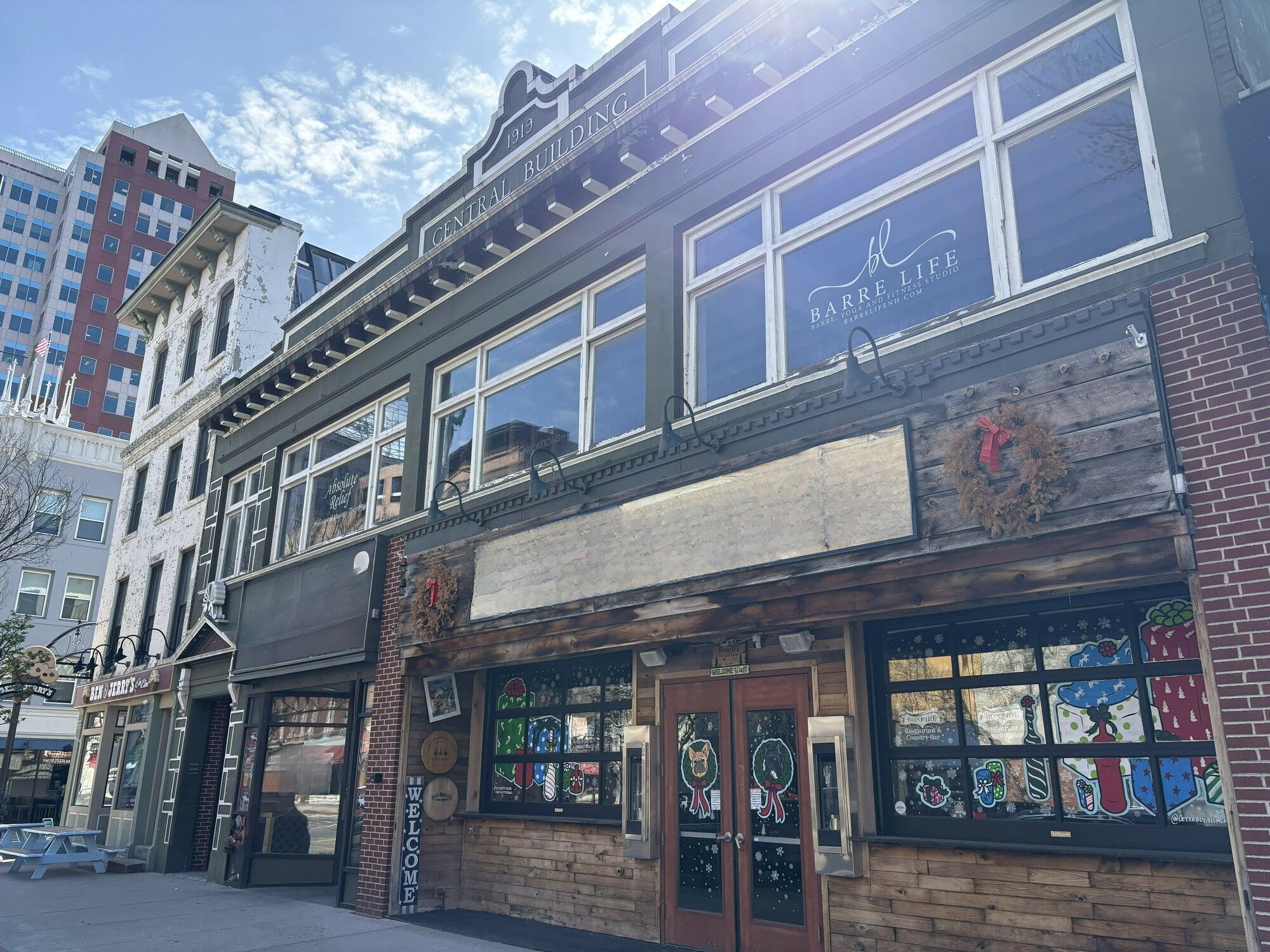 944 Elm St, Manchester, NH 03101