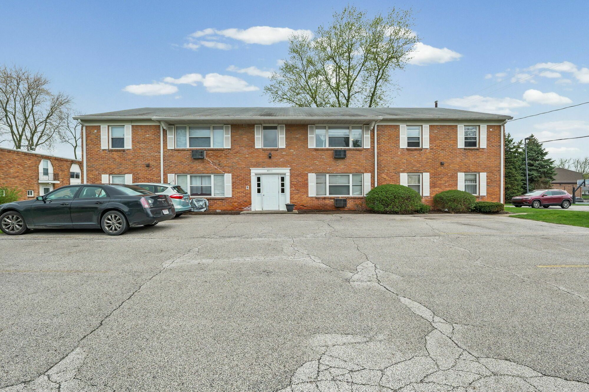 4911 Wickford Dr E, Sylvania, OH 43560