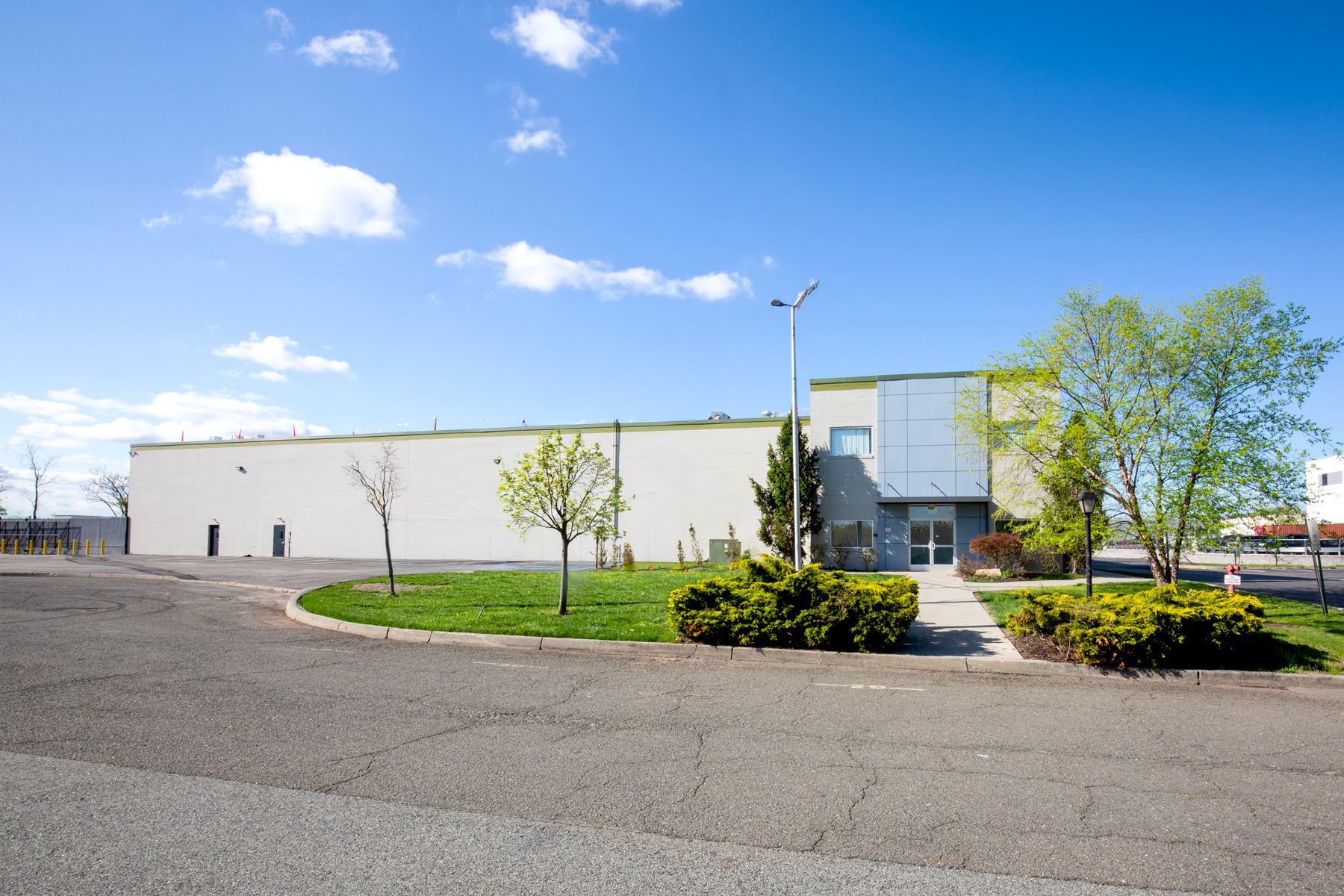 180 Manor Rd, East Rutherford, NJ 07073