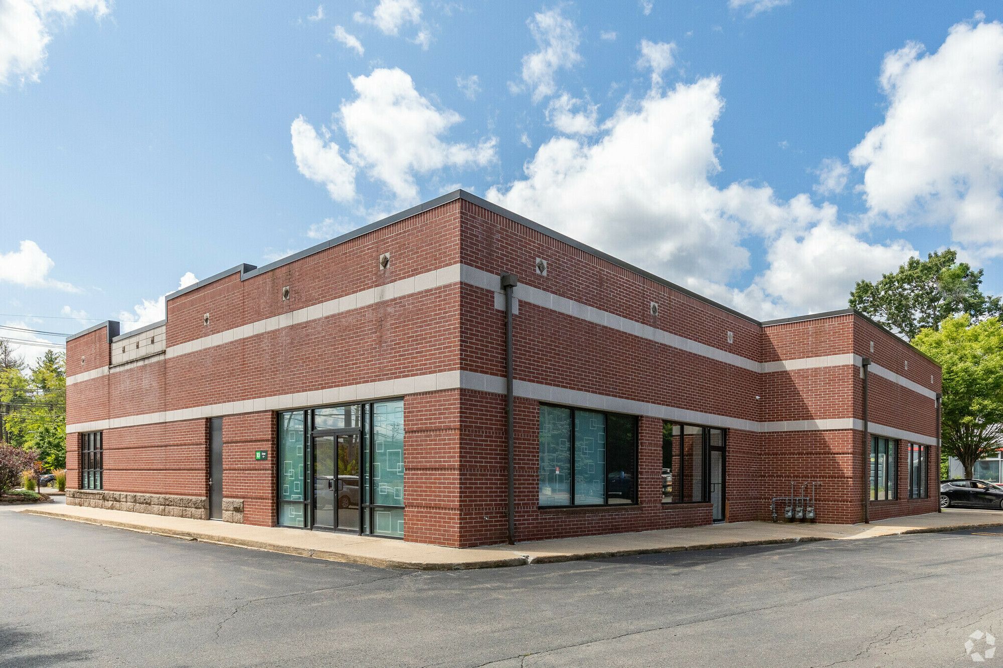 999 Worcester St, Wellesley, MA 02482