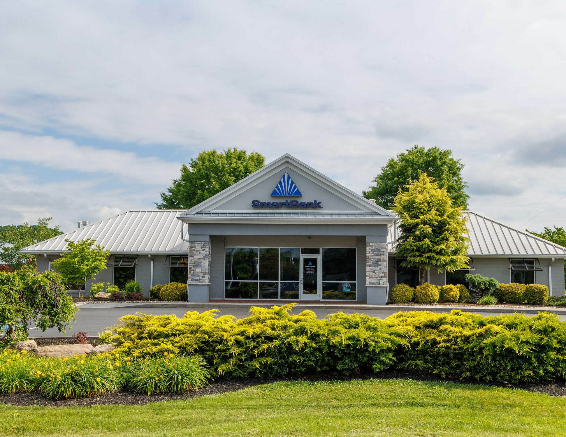 710 Dolly Parton Pkwy, Sevierville, TN 37862