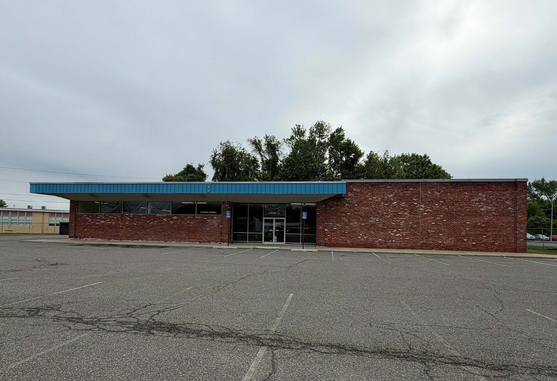 162 S Broadway, Pennsville, NJ 08070