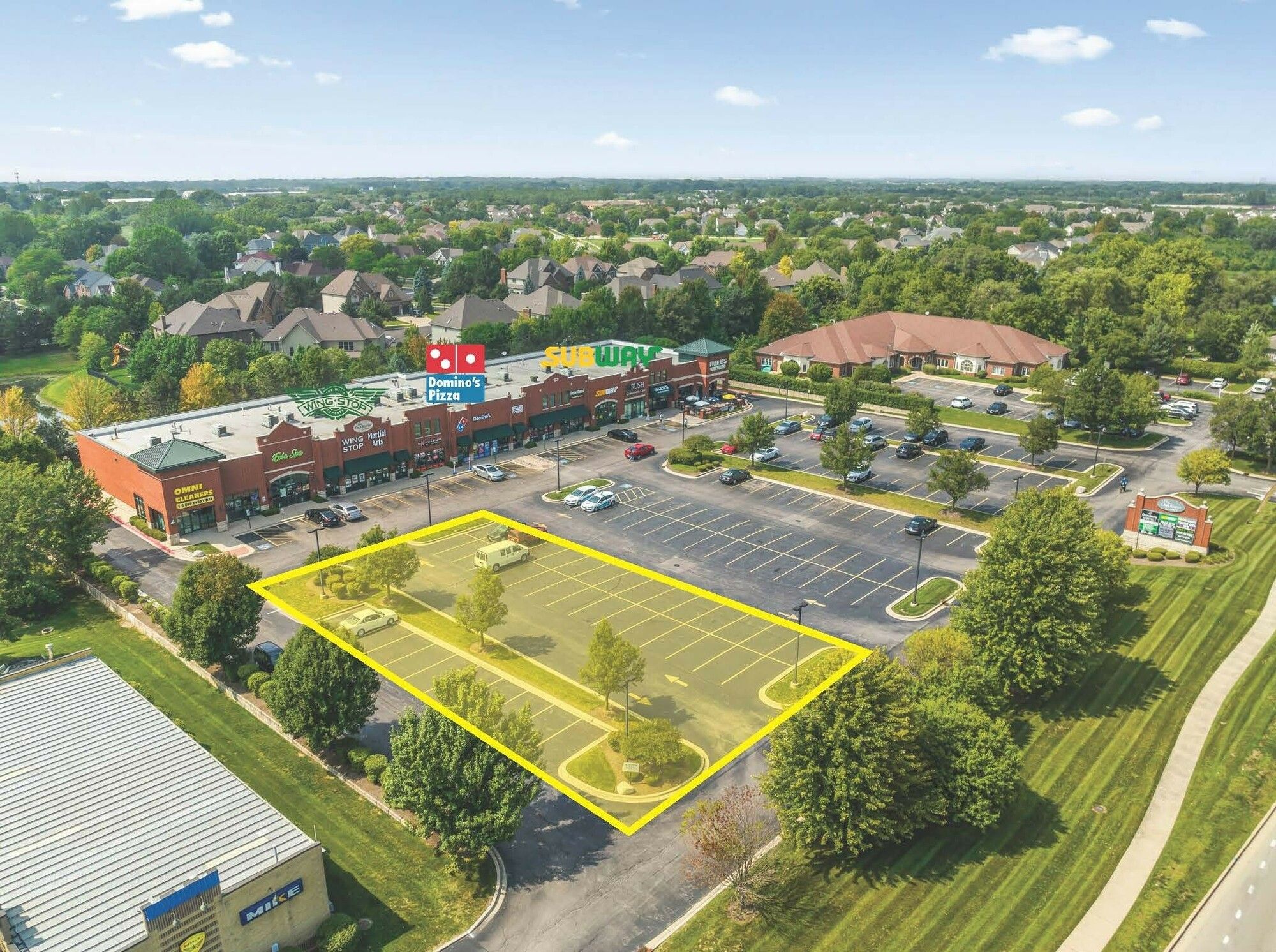 444 N Eola Rd, Aurora, IL 60502
