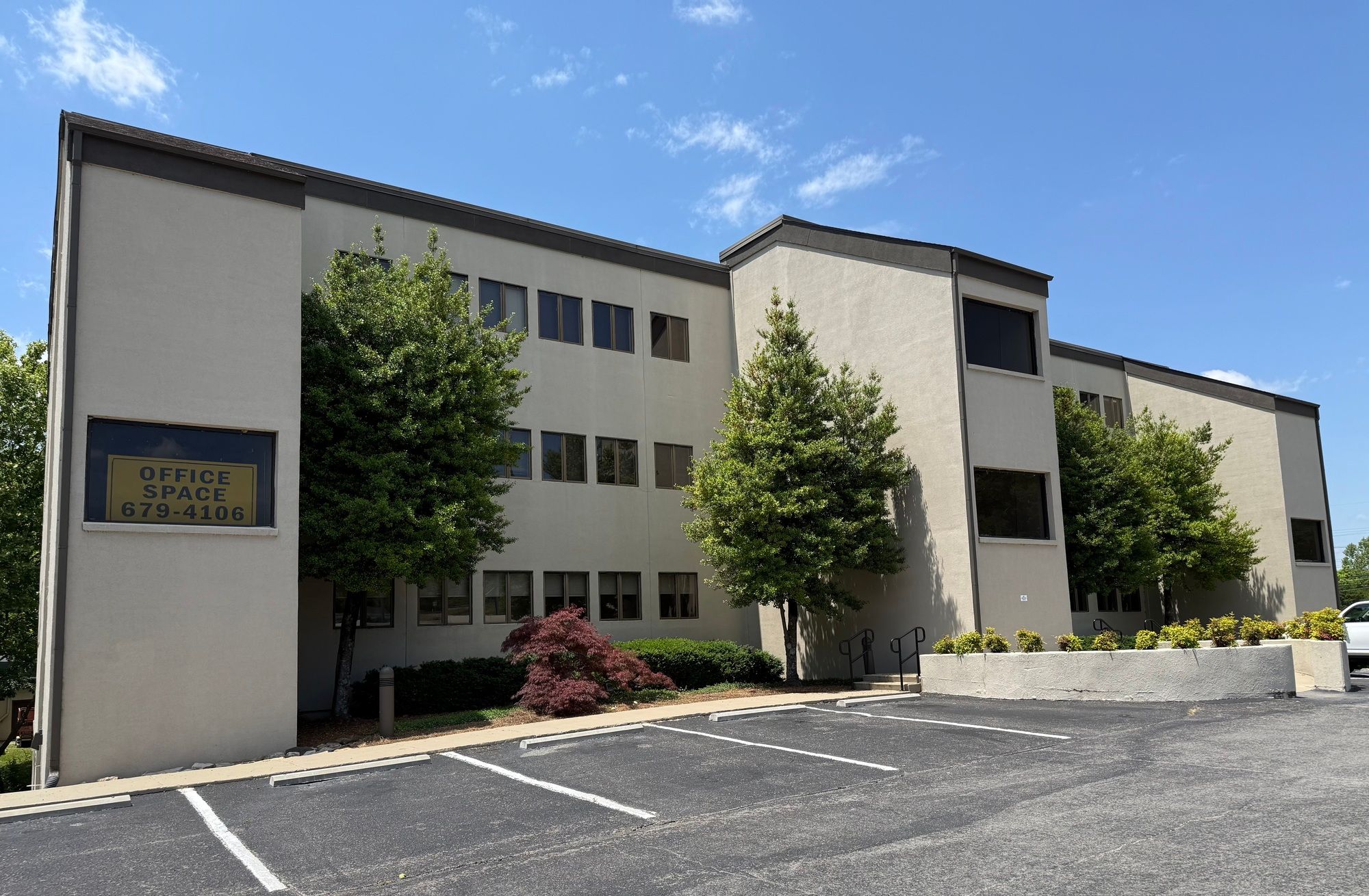 2606 Greenway Dr, Knoxville, TN 37918