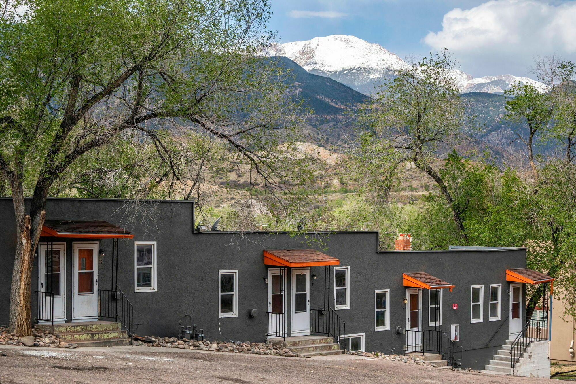 2631 W Pikes Peak Ave, Colorado Springs, CO 80904