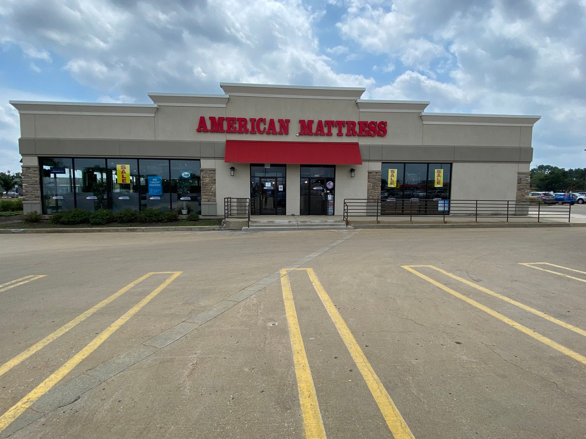 7570 Barrington Rd, Hanover Park, IL 60133
