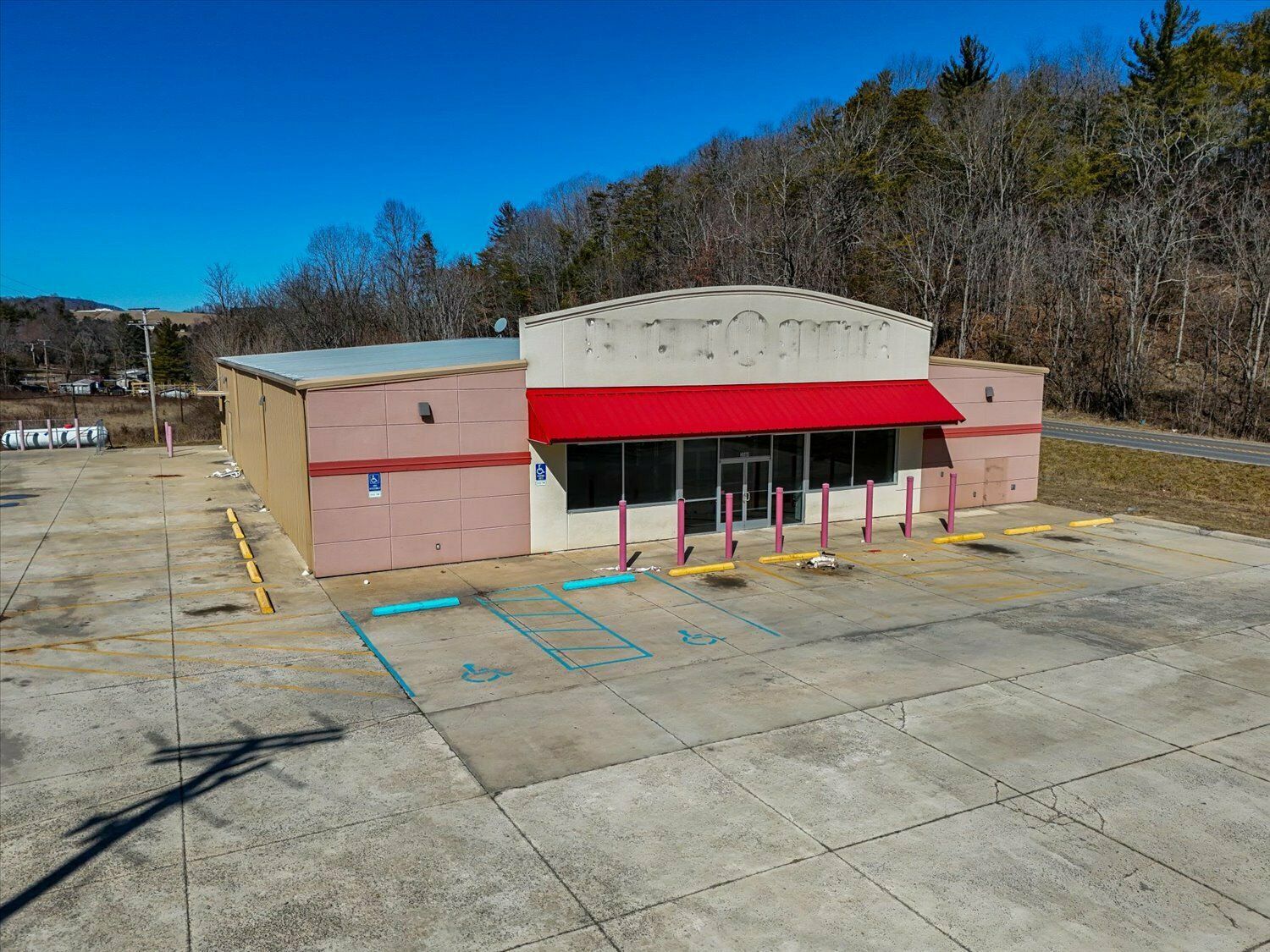 3560 Foster Falls Rd, Barren Springs, VA 24313