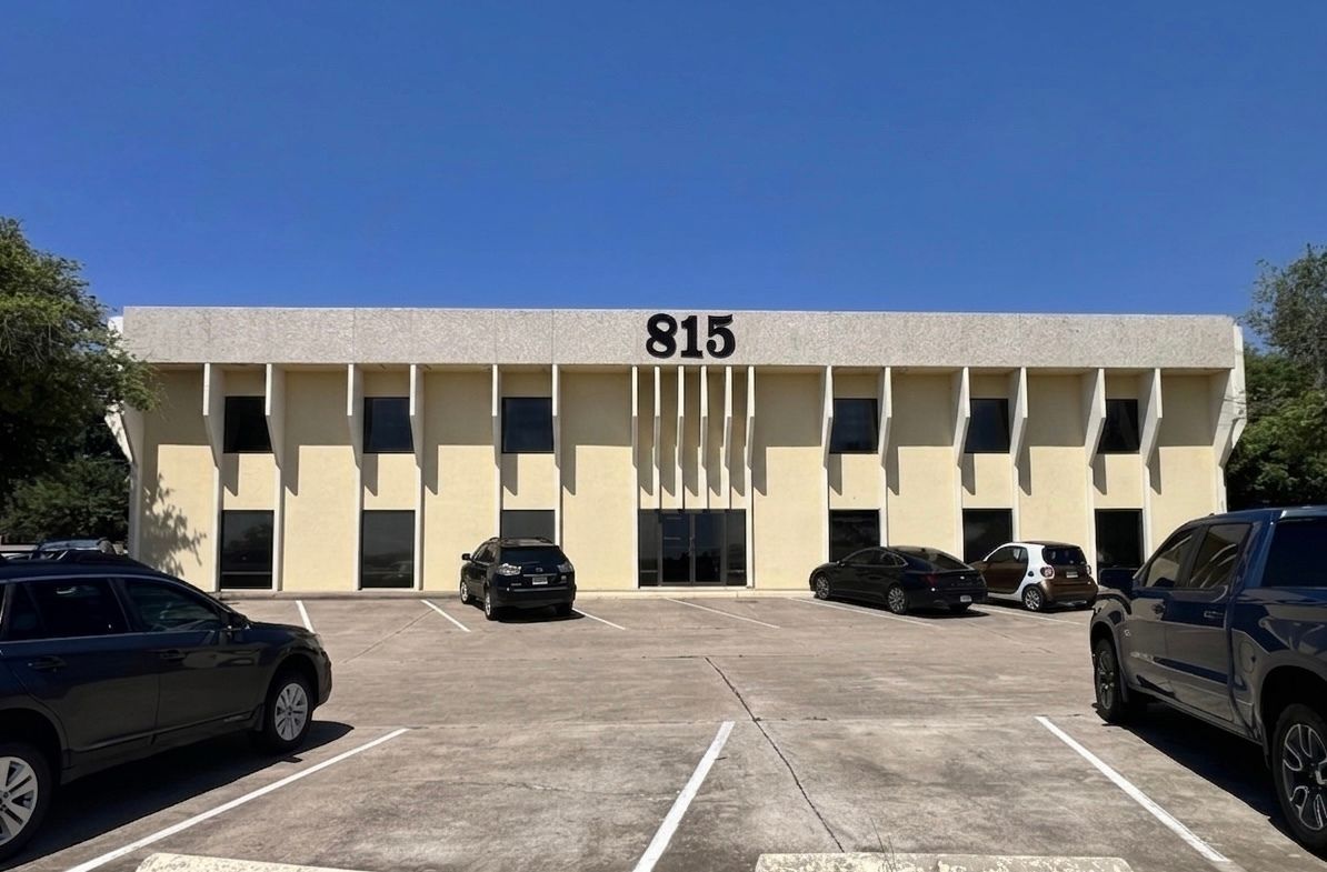 815 Trailwood Dr, Hurst, TX 76053