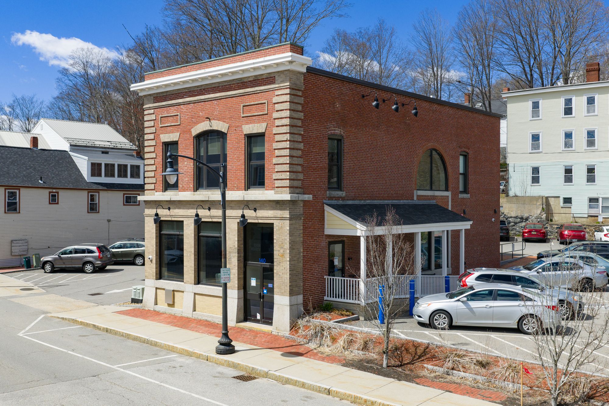 140 Main St, Newmarket, NH 03857