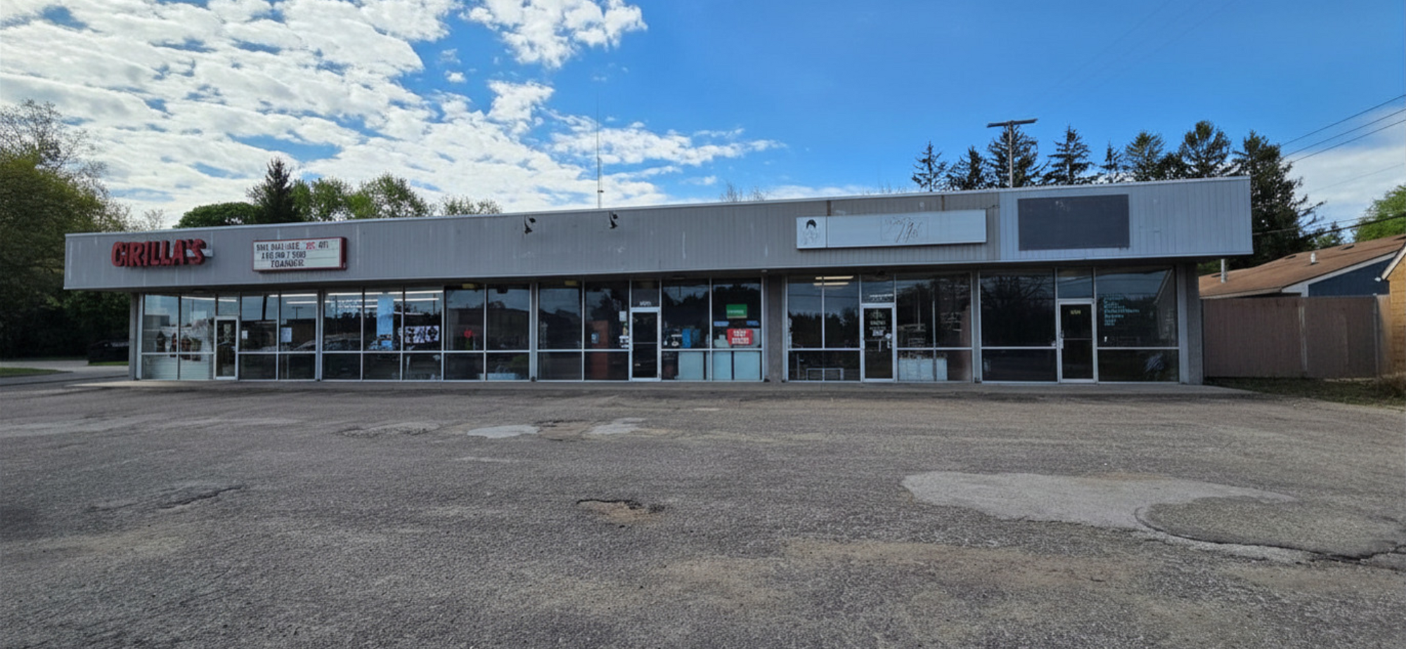 3205 W Saginaw St, Lansing, MI 48917
