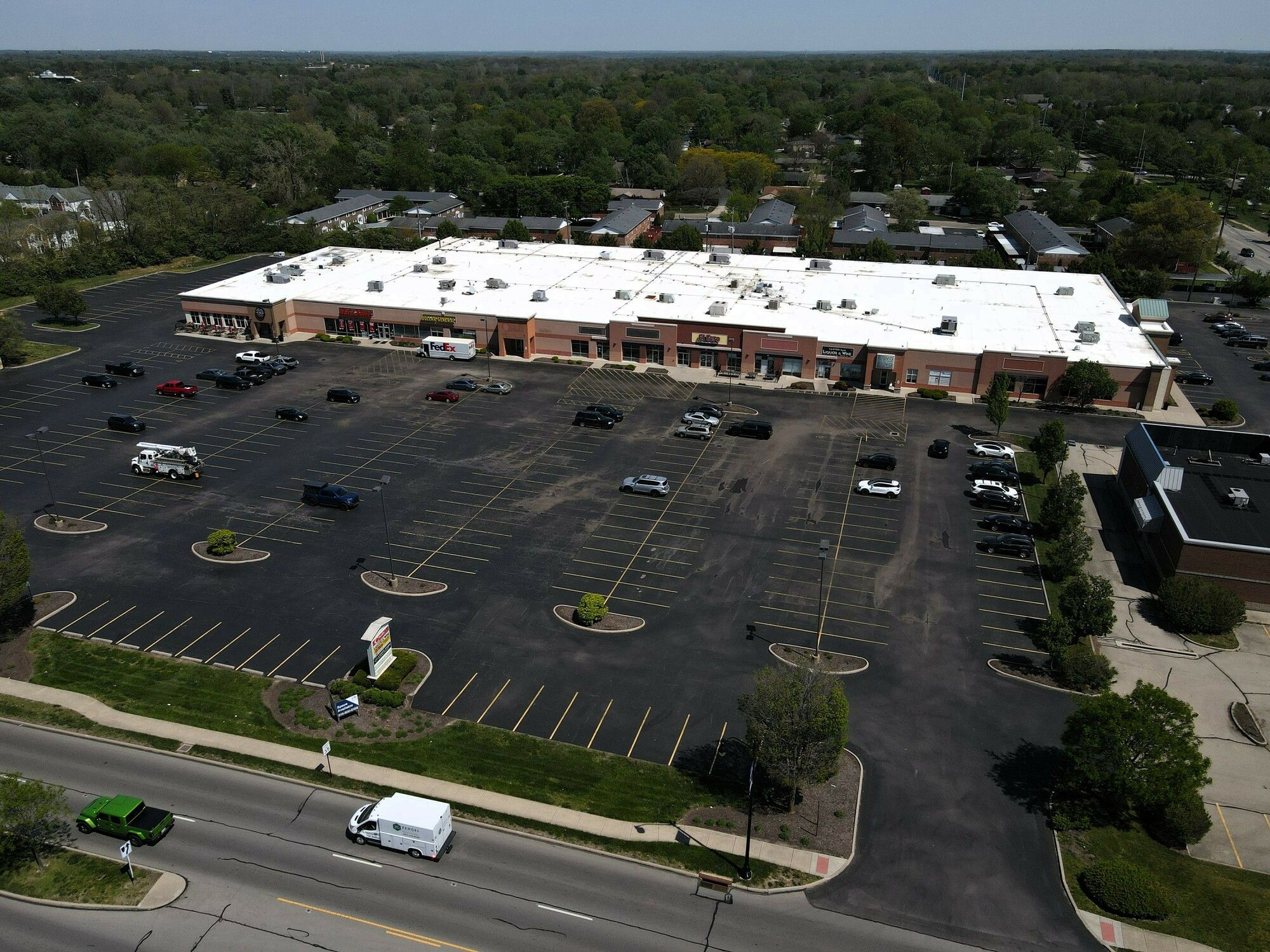 890 S Main St, Centerville, OH 45458
