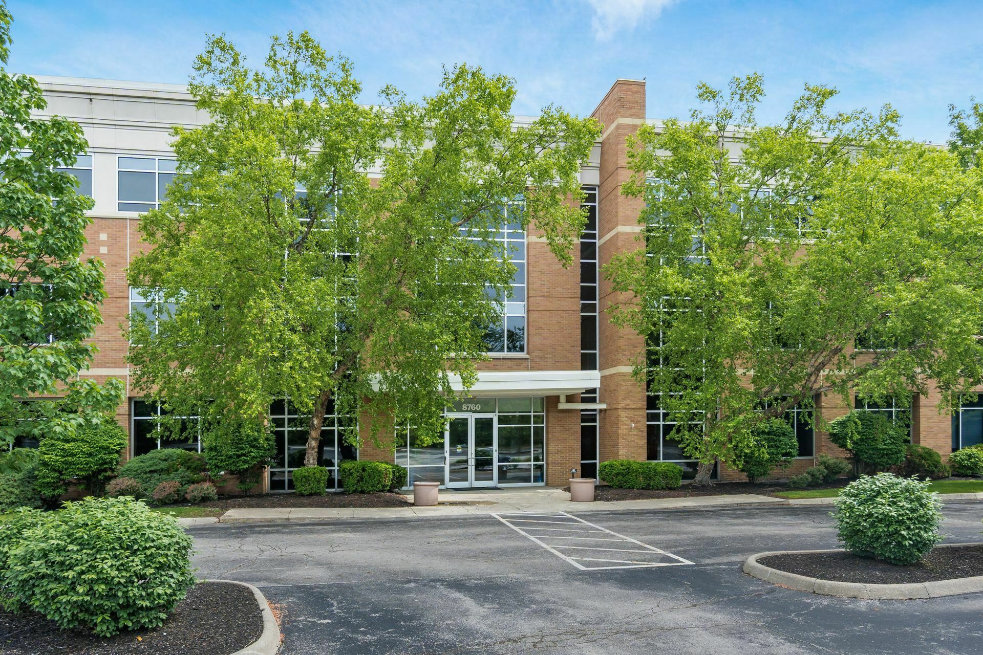 8760 Orion Pl, Columbus, OH 43240