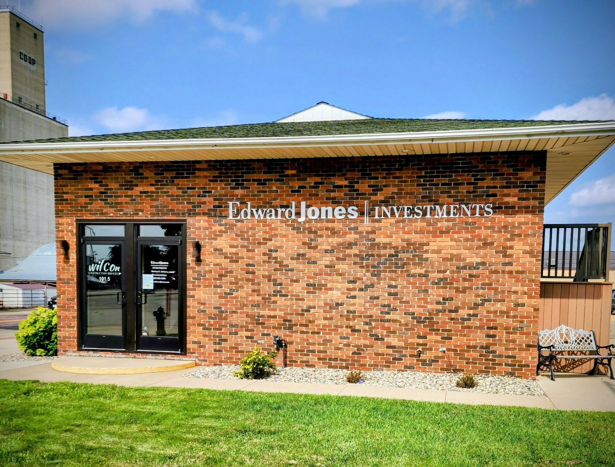 101 7Th St South, Saint James, MN 56081